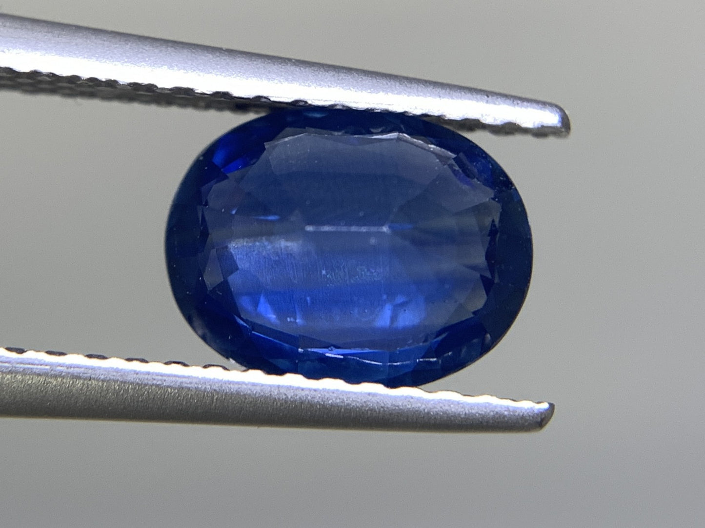 サファイア 1.566ct 宝石ソーティング付き  8.0㎜×6.2㎜×3.3㎜ ルース（ 裸石 ） 2179Y