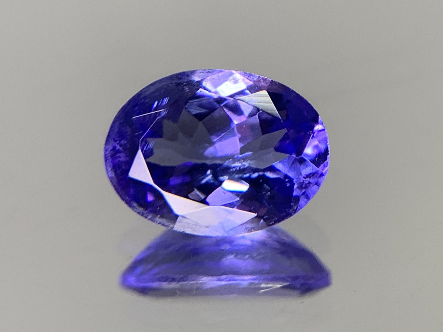 タンザナイト　1.187ct　宝石ソーティング付き　 縦8.1㎜×横5.8㎜×高さ3.5㎜　 ルース（ 裸石 ）　 1725Y