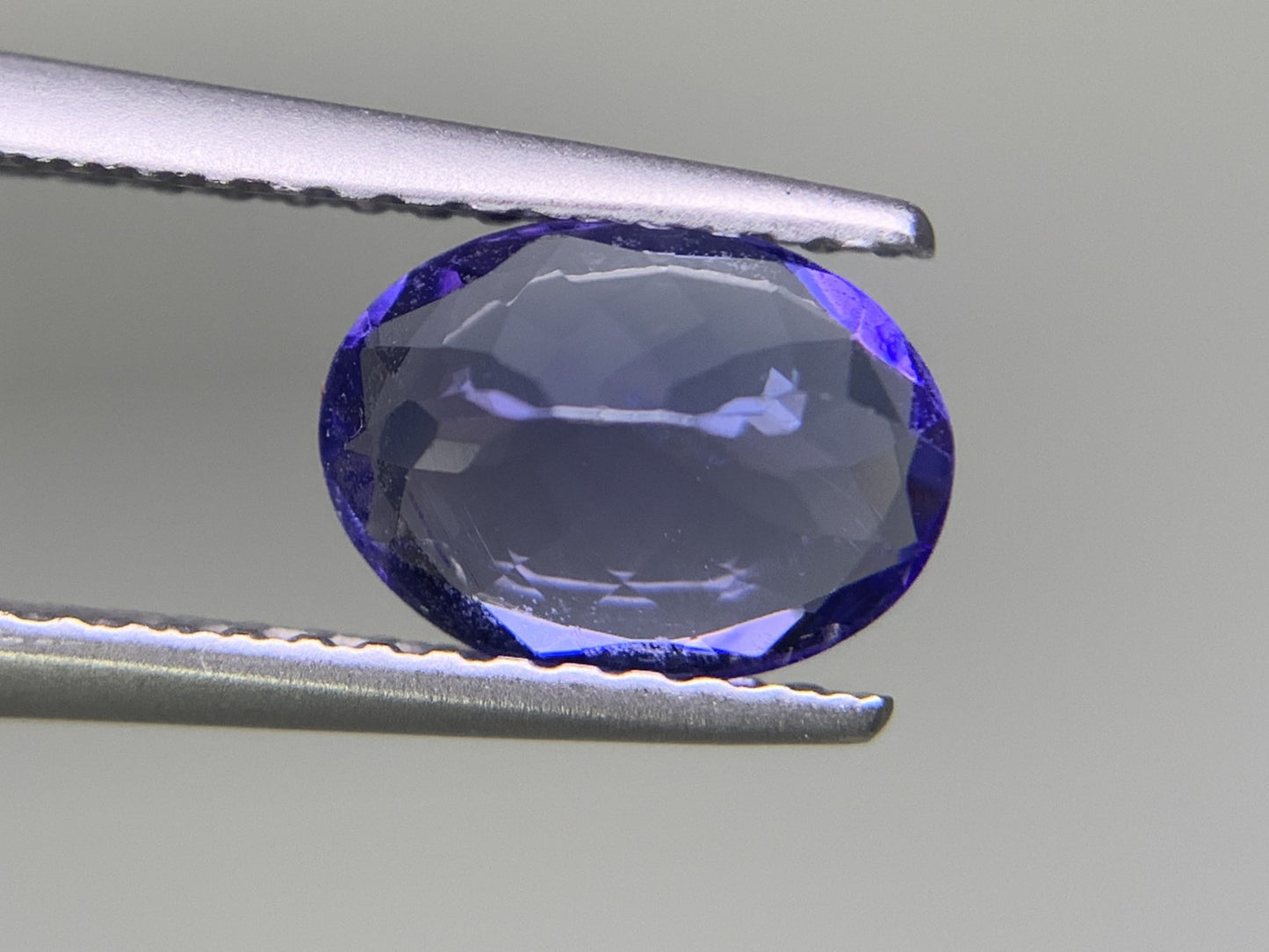 タンザナイト　1.187ct　宝石ソーティング付き　 縦8.1㎜×横5.8㎜×高さ3.5㎜　 ルース（ 裸石 ）　 1725Y