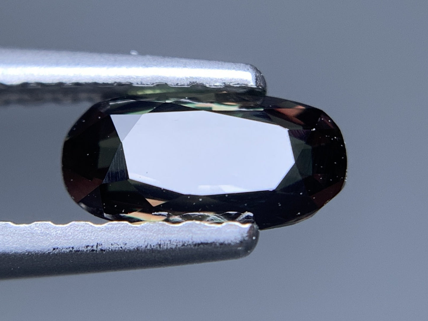 アレキサンドライト 天然 0.532ct 宝石ソーティング付き 6.6㎜×3.2㎜×2.5㎜ ルース（ 裸石 ） 6573Y