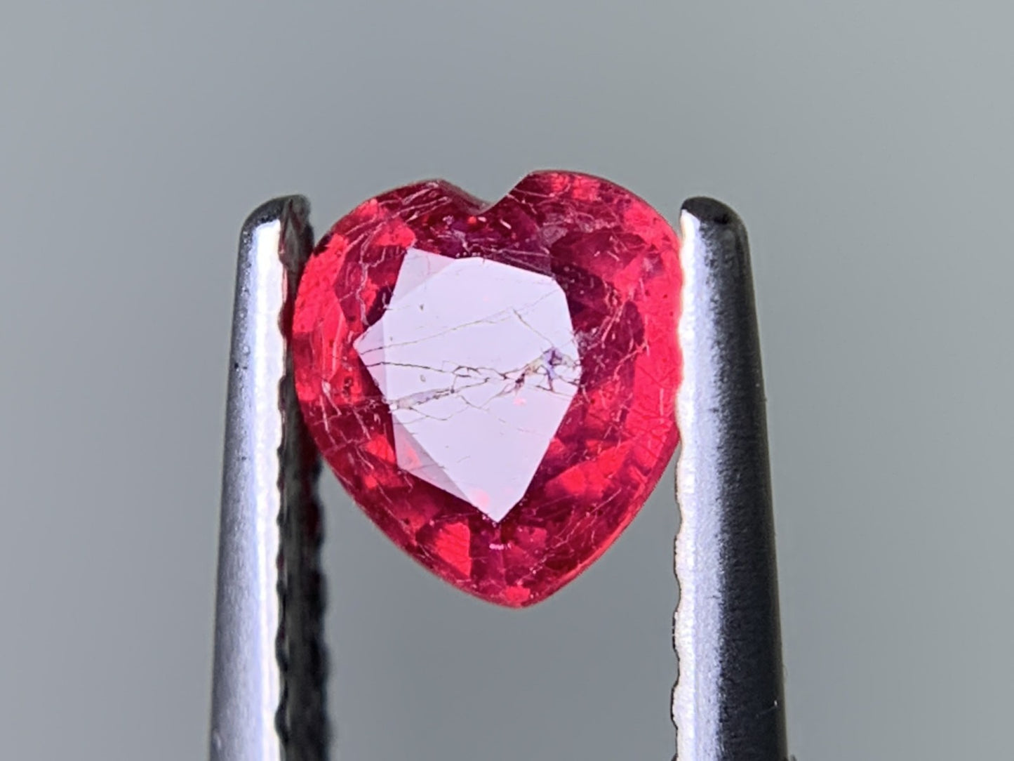 ルビー 天然 0.573ct 宝石ソーティング付き 5.2㎜×5.1㎜×2.5㎜ ルース（ 裸石 ） 8493Y