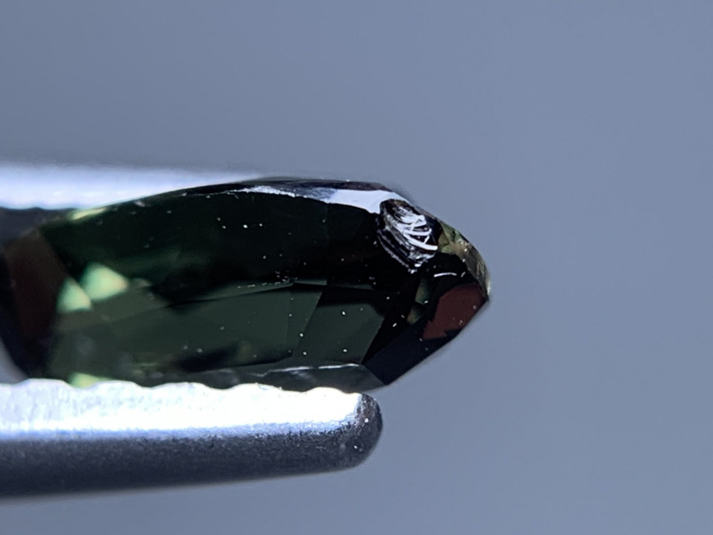 アレキサンドライト 天然 0.532ct 宝石ソーティング付き 6.6㎜×3.2㎜×2.5㎜ ルース（ 裸石 ） 6573Y