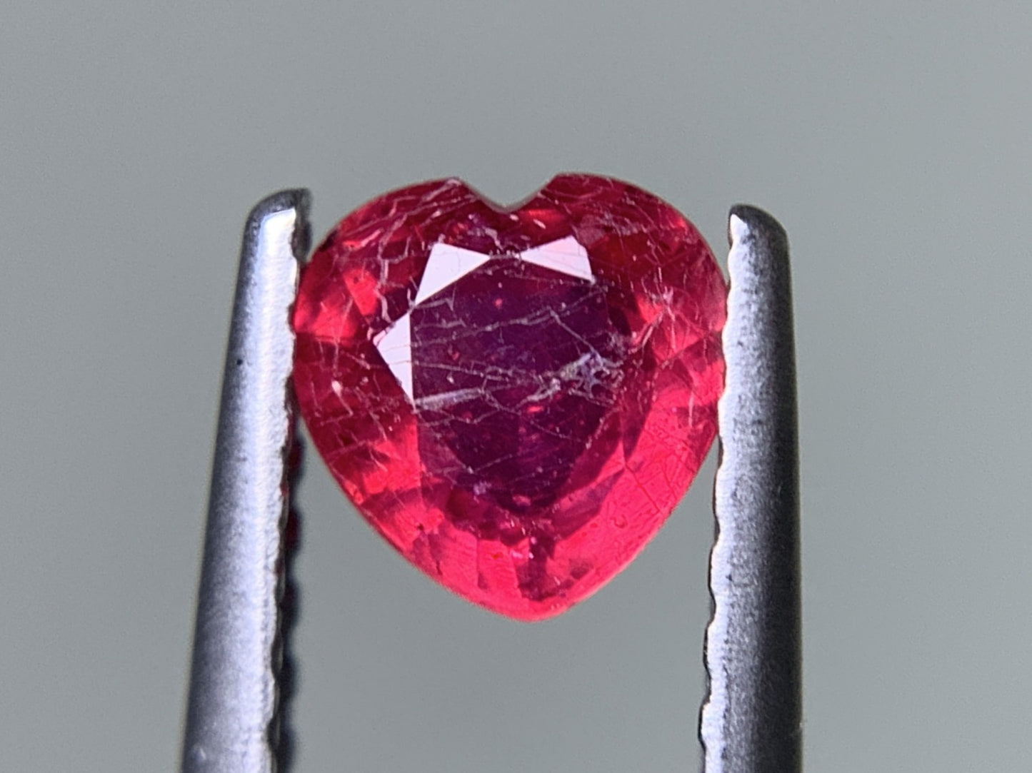 ルビー 天然 0.573ct 宝石ソーティング付き 5.2㎜×5.1㎜×2.5㎜ ルース（ 裸石 ） 8493Y