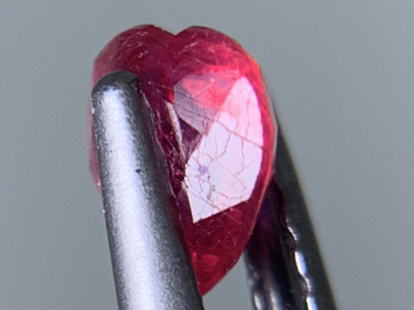 ルビー 天然 0.573ct 宝石ソーティング付き 5.2㎜×5.1㎜×2.5㎜ ルース（ 裸石 ） 8493Y