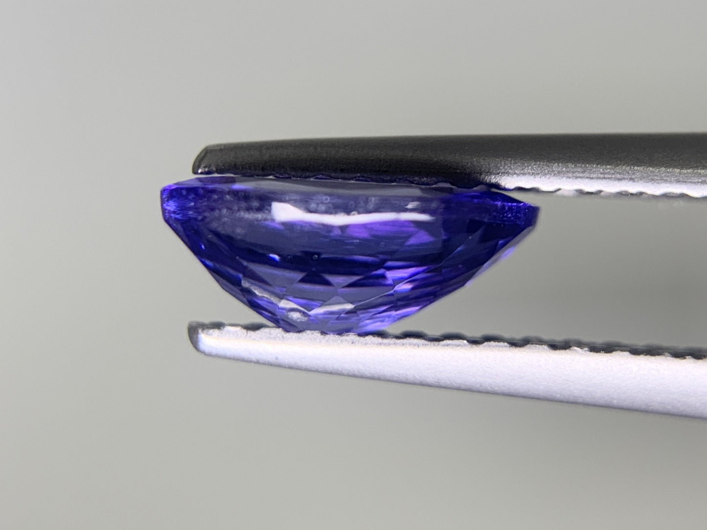 タンザナイト　1.144ct　宝石ソーティング付き　縦7.9㎜×横6.1㎜×高さ3.3㎜　 ルース（ 裸石 ）　 1726Y