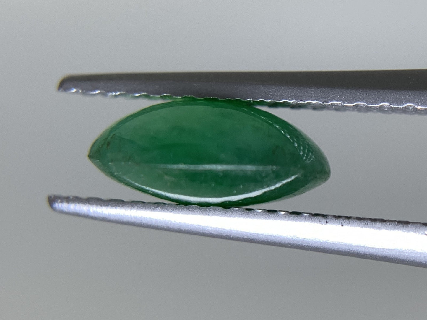 ヒスイ 翡翠  天然  2.136ct  宝石ソーティング付き  9.2㎜×7.0㎜×4.0㎜   ルース（ 裸石 ） 5351Y