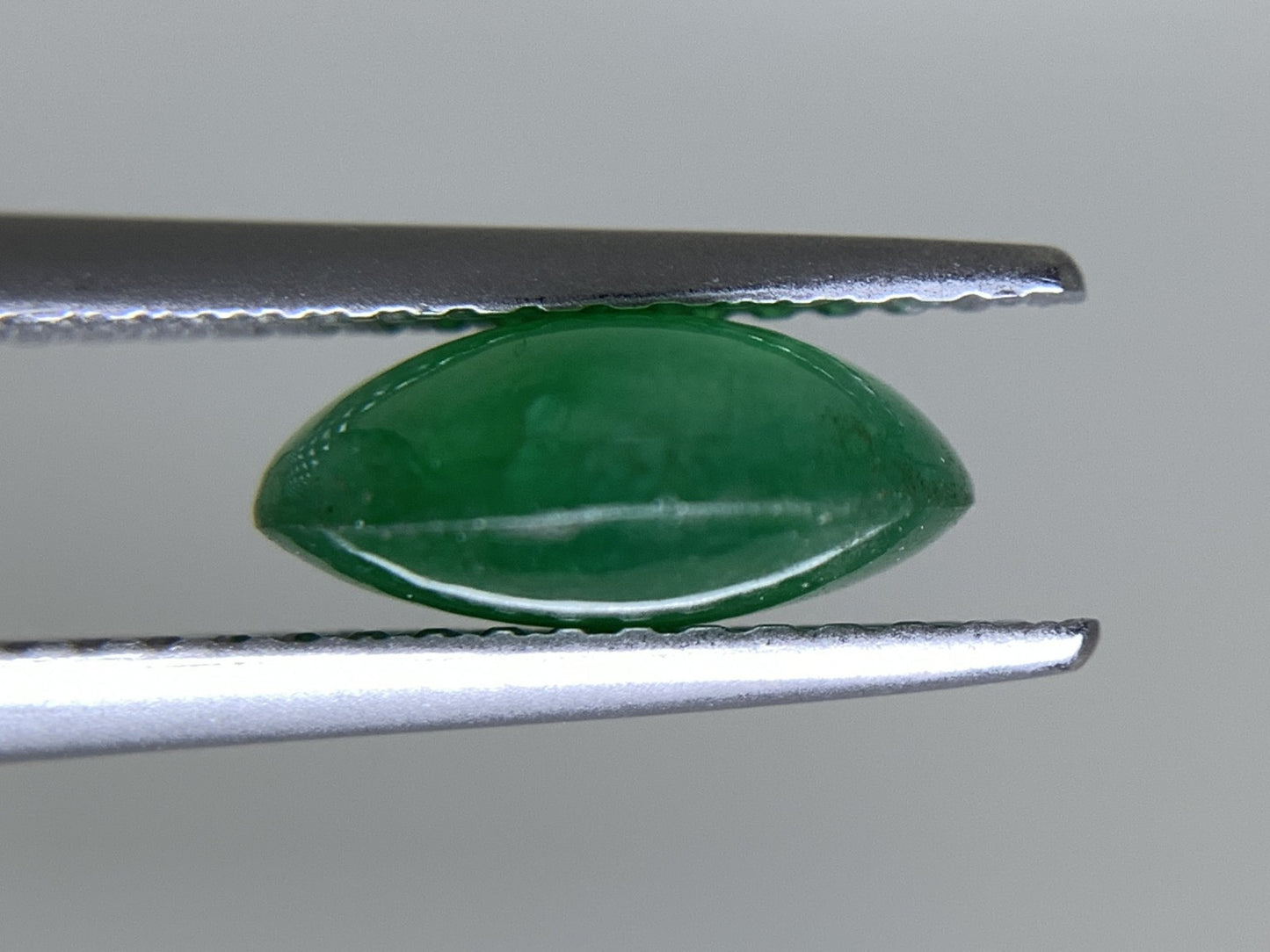 ヒスイ 翡翠  天然  2.136ct  宝石ソーティング付き  9.2㎜×7.0㎜×4.0㎜   ルース（ 裸石 ） 5351Y