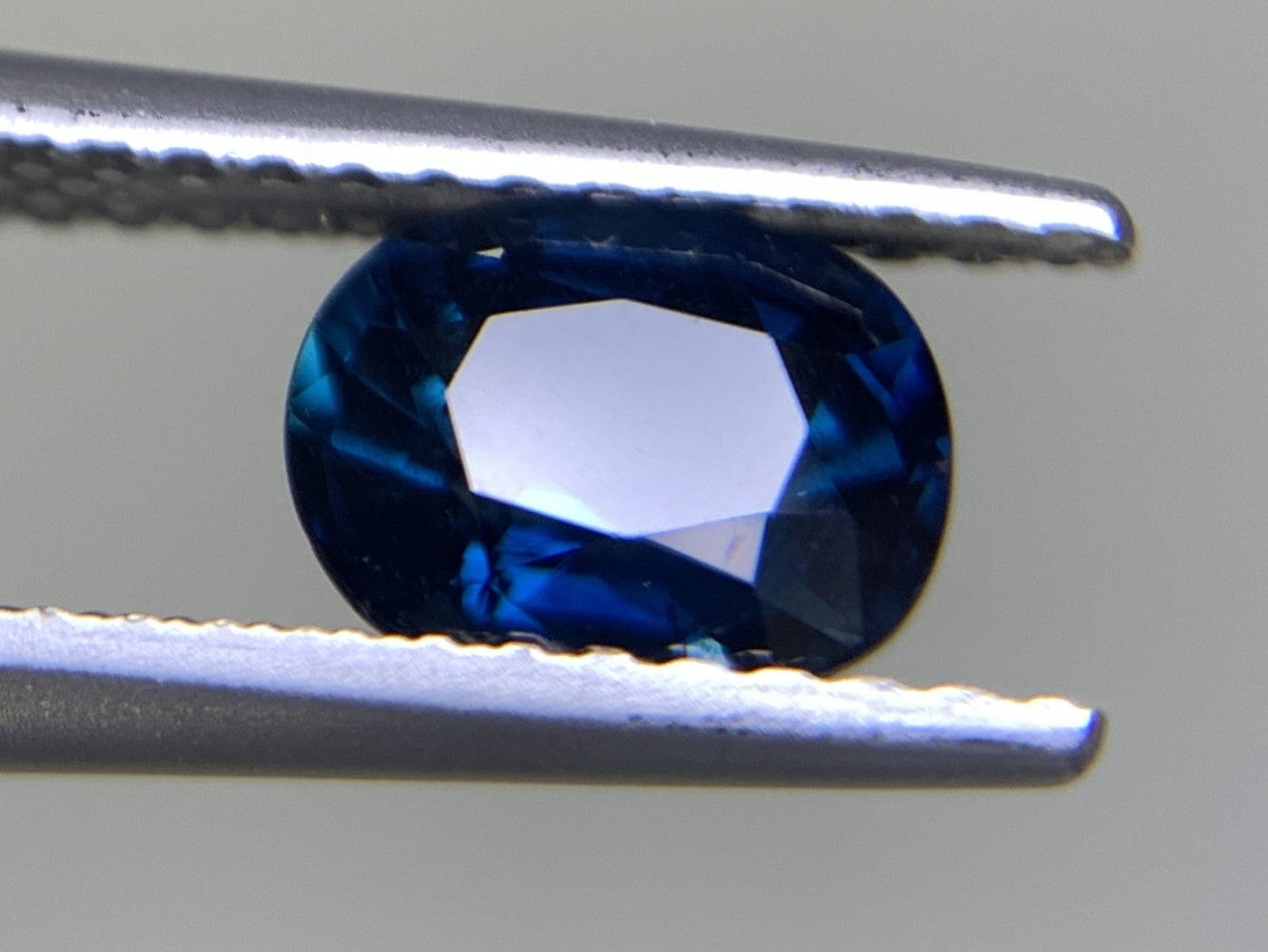 サファイア 1.312ct 宝石ソーティング付き  6.7㎜×5.4㎜×3.9㎜ ルース（ 裸石 ） 2189Y