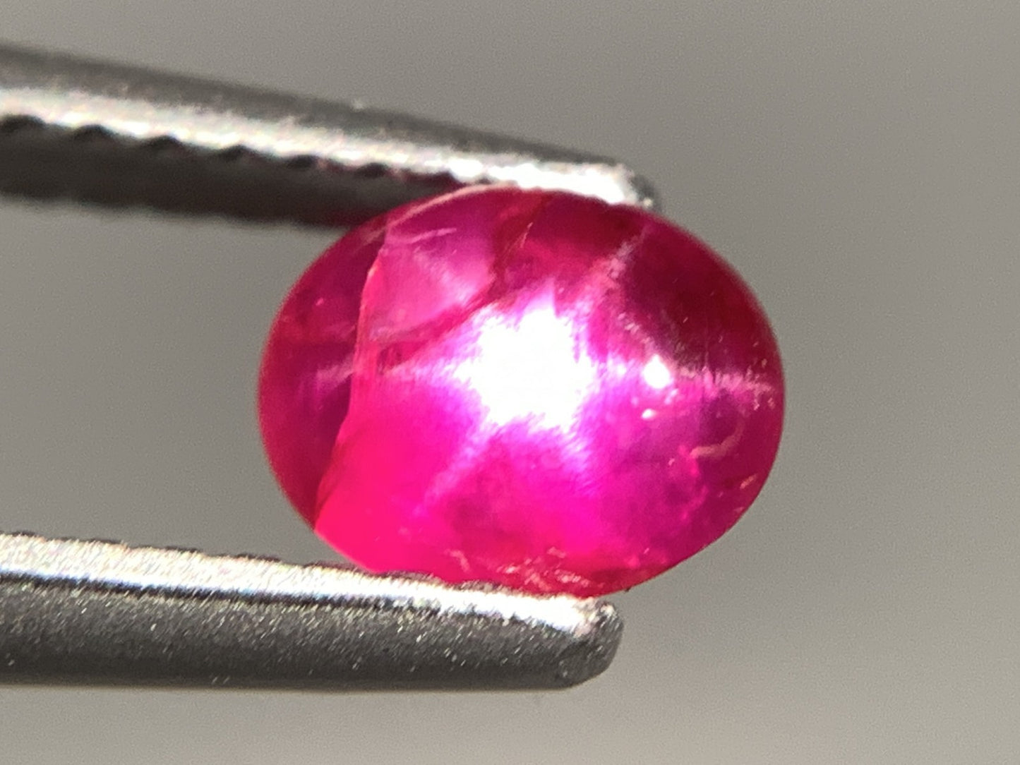 スタールビー 天然 0.905ct 宝石ソーティング付き 6.0㎜×5.0㎜×2.7㎜ ルース（ 裸石 ） 7322Y