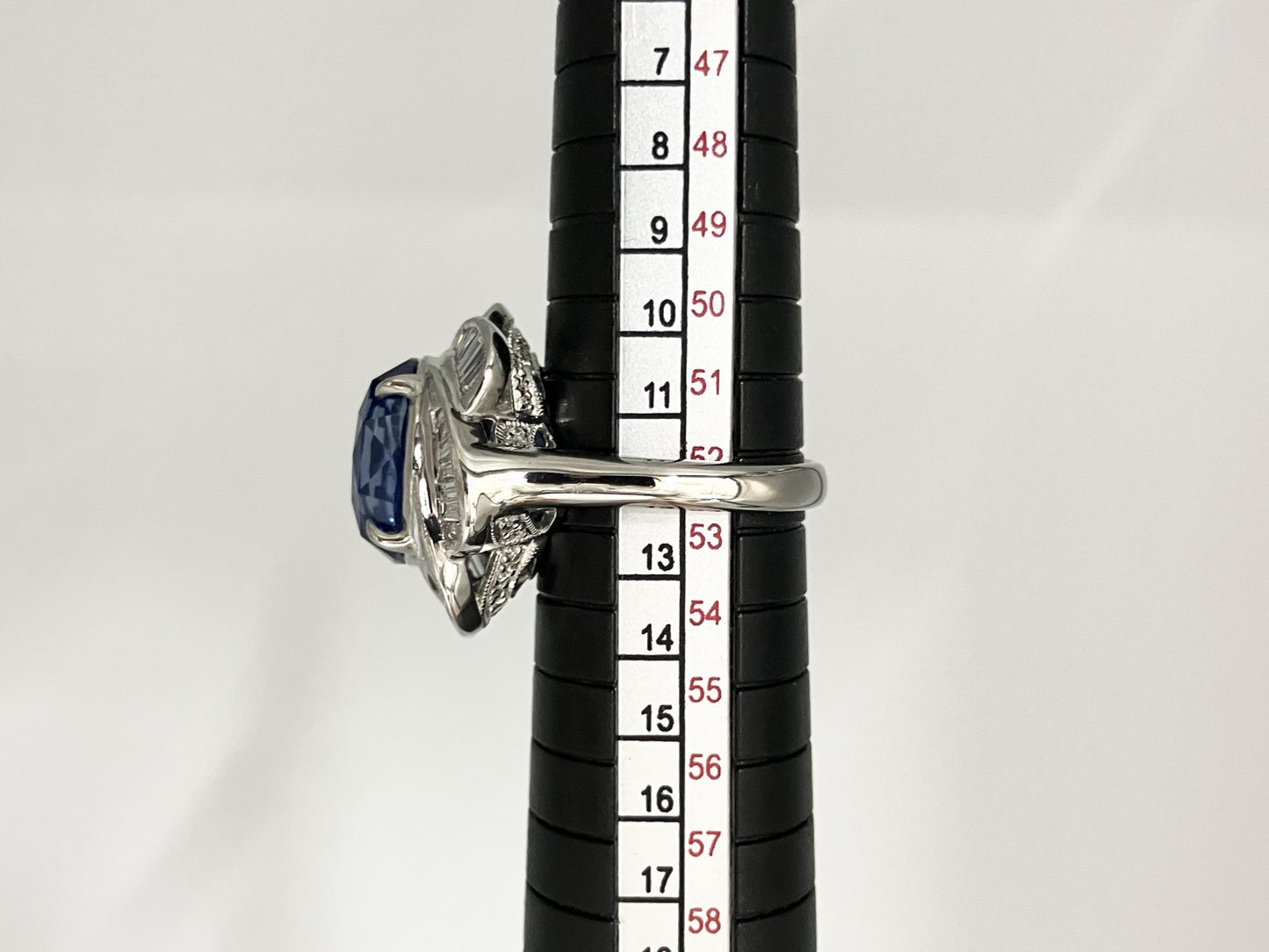 サファイア 非加熱 コンフラワーブルーマダガスカル産 S10.66ct AIGS鑑別書付き  リング（指輪） D1.35ct PT900 17.0g 2950S