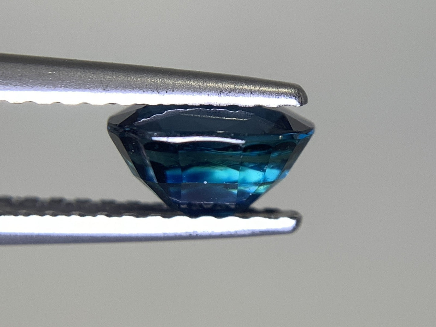 サファイア 1.312ct 宝石ソーティング付き  6.7㎜×5.4㎜×3.9㎜ ルース（ 裸石 ） 2189Y