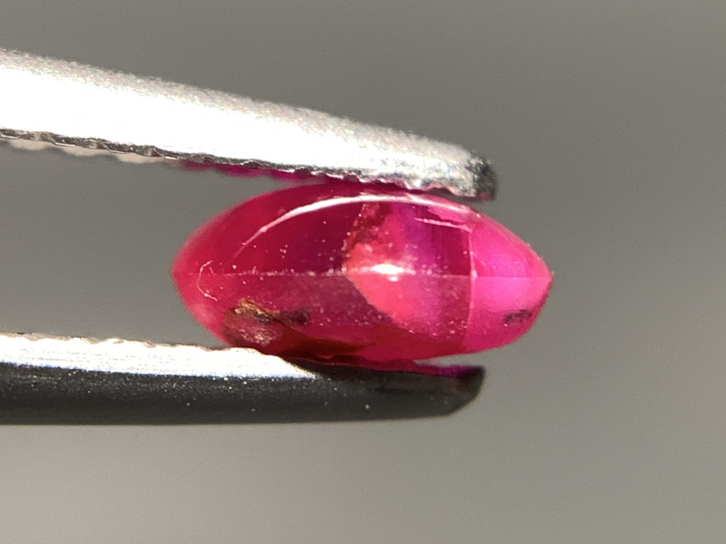 スタールビー 天然 0.905ct 宝石ソーティング付き 6.0㎜×5.0㎜×2.7㎜ ルース（ 裸石 ） 7322Y