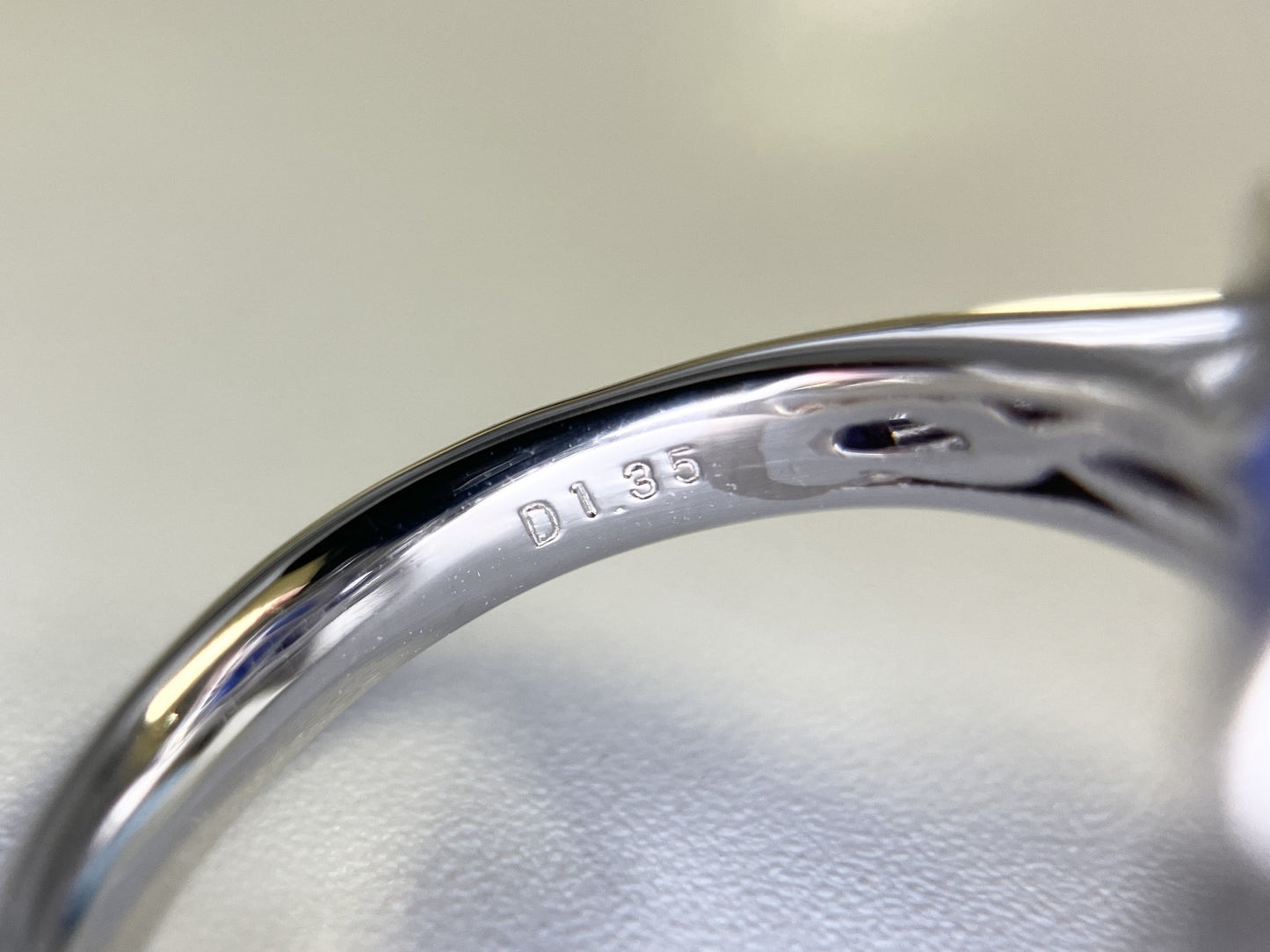 サファイア 非加熱 コンフラワーブルーマダガスカル産 S10.66ct AIGS鑑別書付き  リング（指輪） D1.35ct PT900 17.0g 2950S