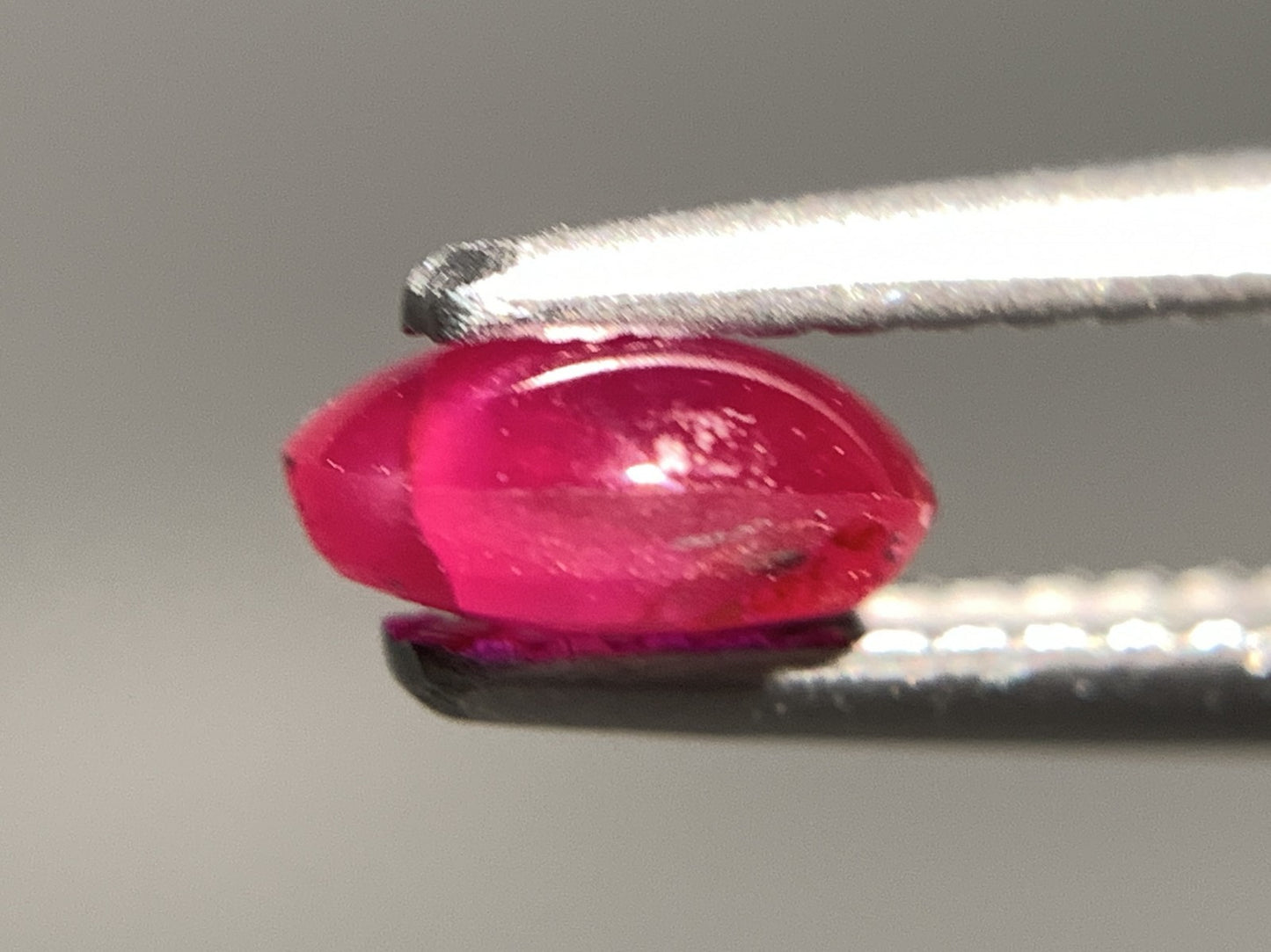 スタールビー 天然 0.905ct 宝石ソーティング付き 6.0㎜×5.0㎜×2.7㎜ ルース（ 裸石 ） 7322Y
