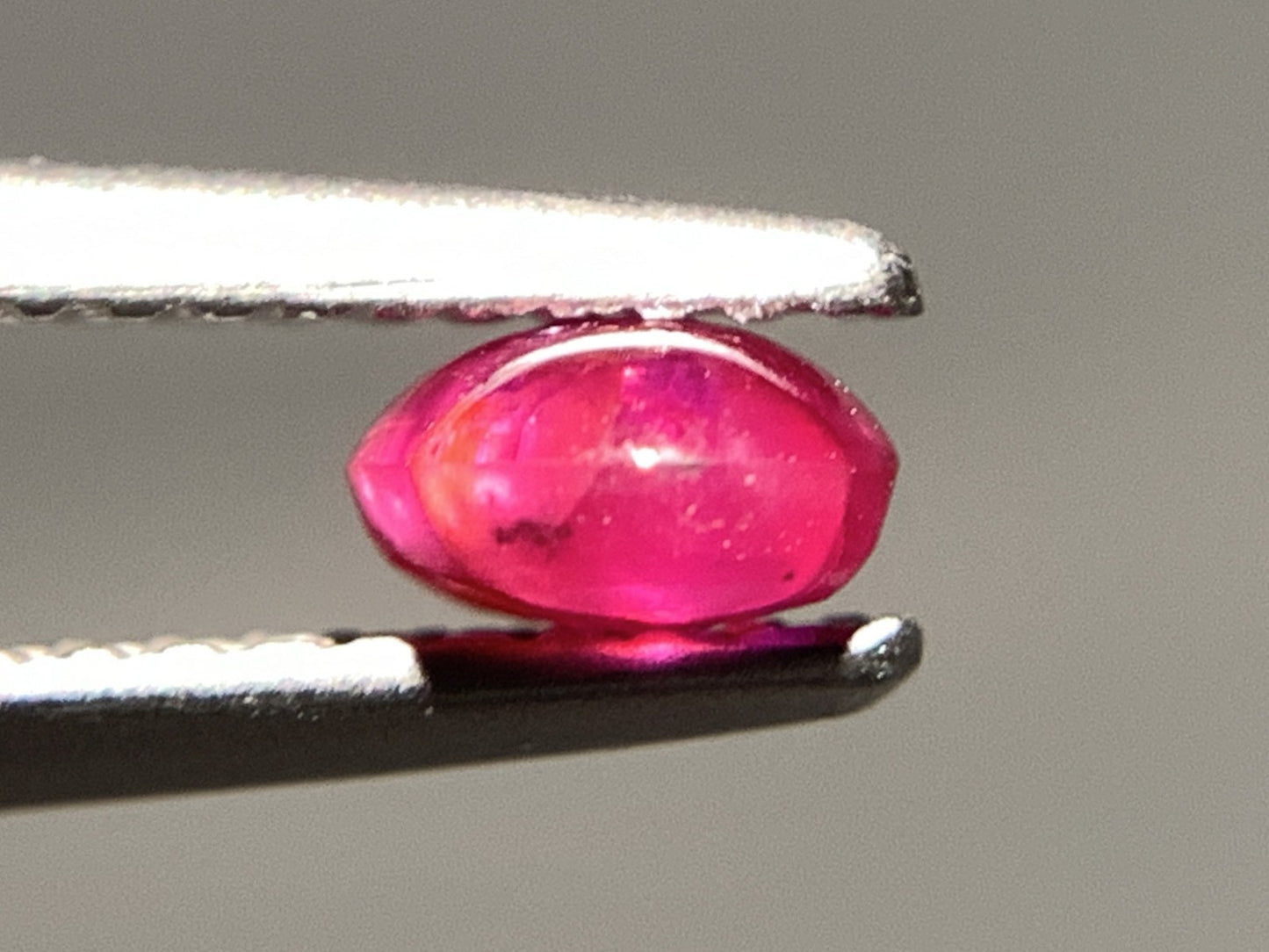 スタールビー 天然 0.905ct 宝石ソーティング付き 6.0㎜×5.0㎜×2.7㎜ ルース（ 裸石 ） 7322Y