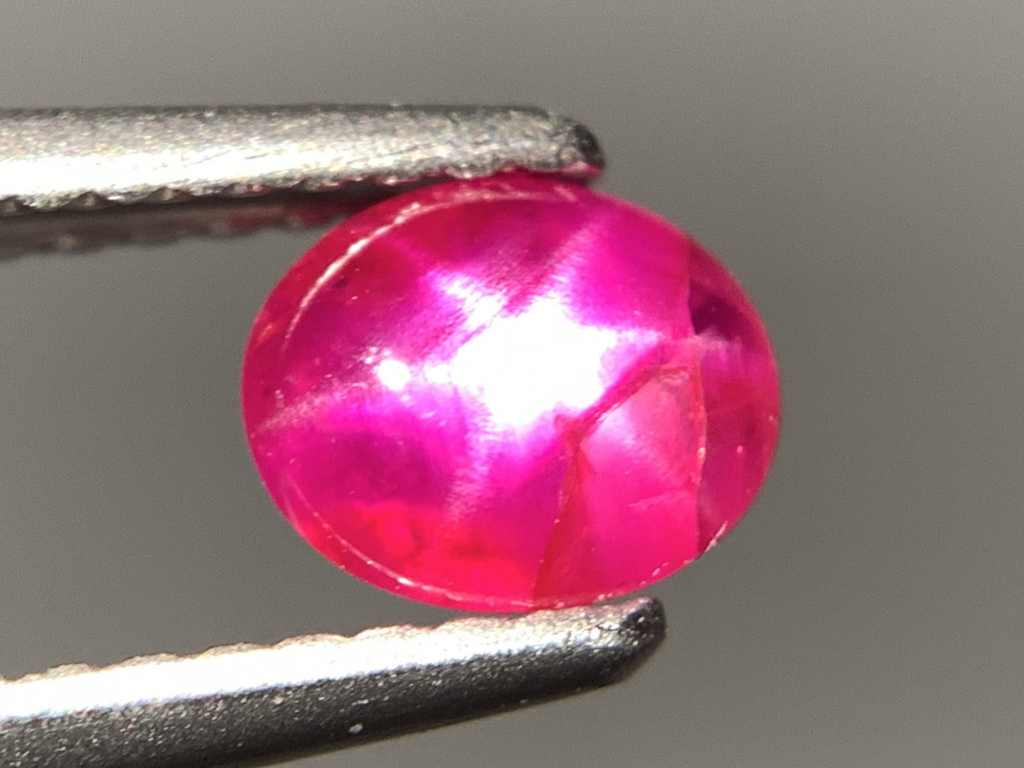スタールビー 天然 0.905ct 宝石ソーティング付き 6.0㎜×5.0㎜×2.7㎜ ルース（ 裸石 ） 7322Y
