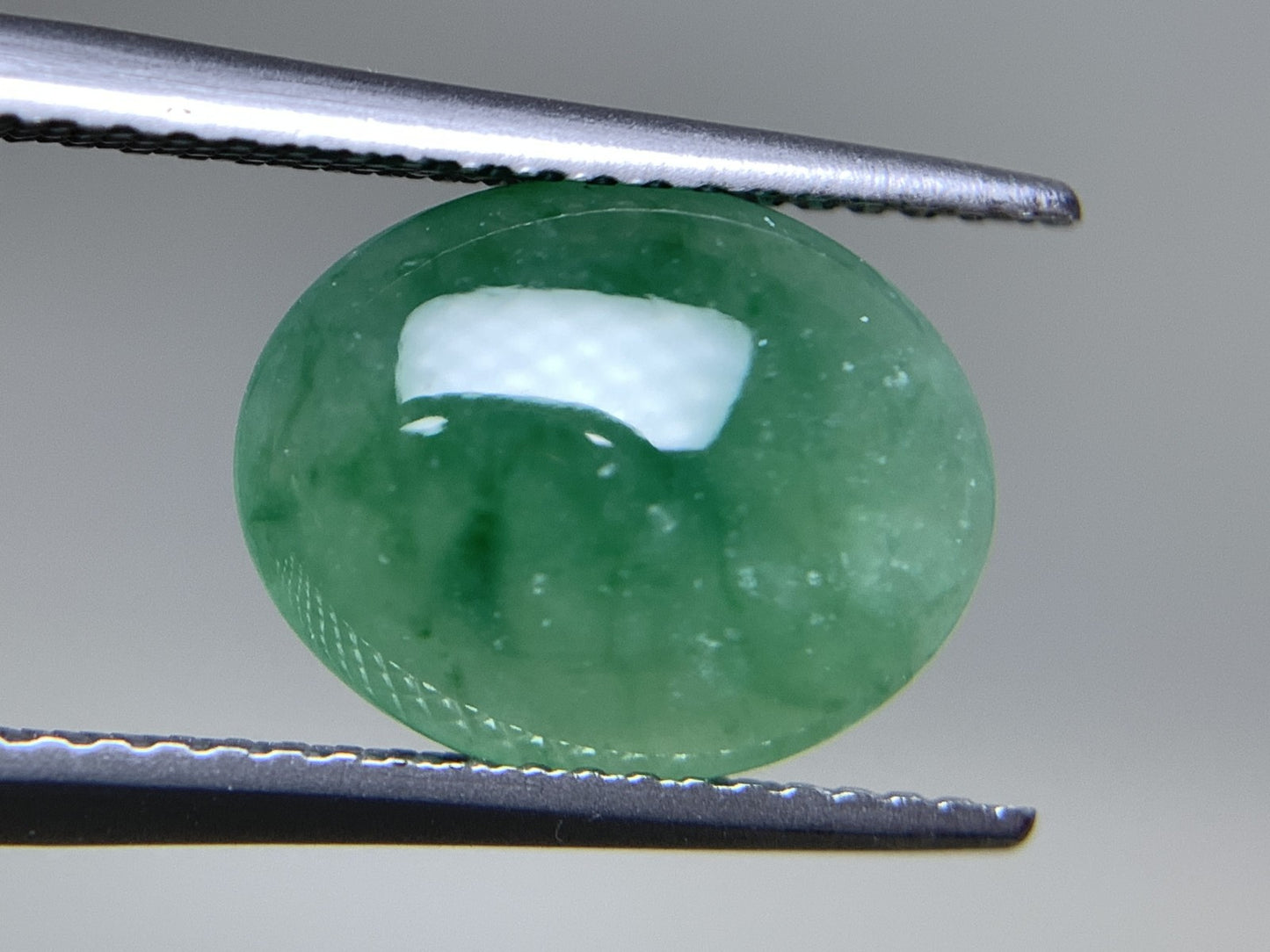 ヒスイ 翡翠  天然  3.384ct  宝石ソーティング付き  11.9㎜×9.4㎜×3.5㎜   ルース（ 裸石 ） 5285Y