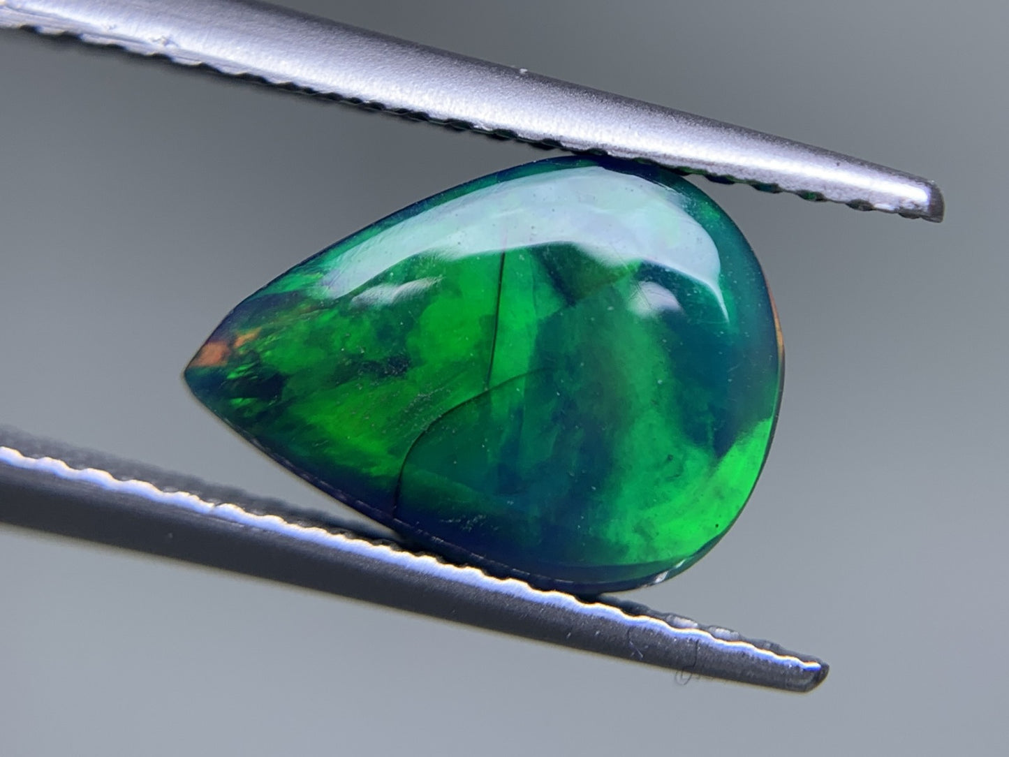 ブラックオパール (黒色化) 2.323ct 宝石ソーティング付き 11.1㎜×8.0㎜×5.7㎜ ルース（ 裸石 ） 3407Y