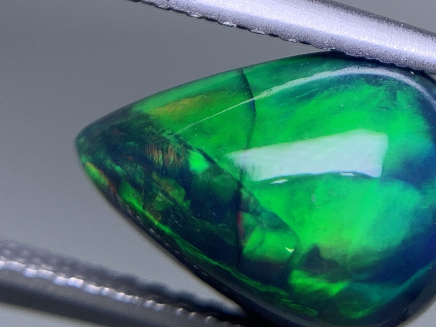 ブラックオパール (黒色化) 2.323ct 宝石ソーティング付き 11.1㎜×8.0㎜×5.7㎜ ルース（ 裸石 ） 3407Y
