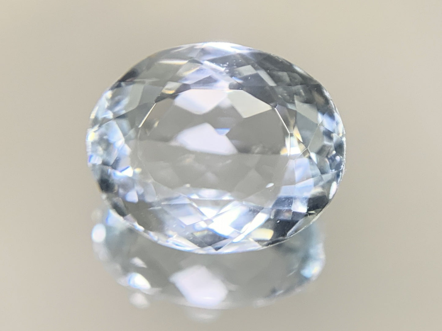 アクアマリン　4.180ct　宝石ソーティング付き　縦11.89㎜×横9.68㎜×高さ5.51㎜　 ルース（ 裸石 ）　 1679Y