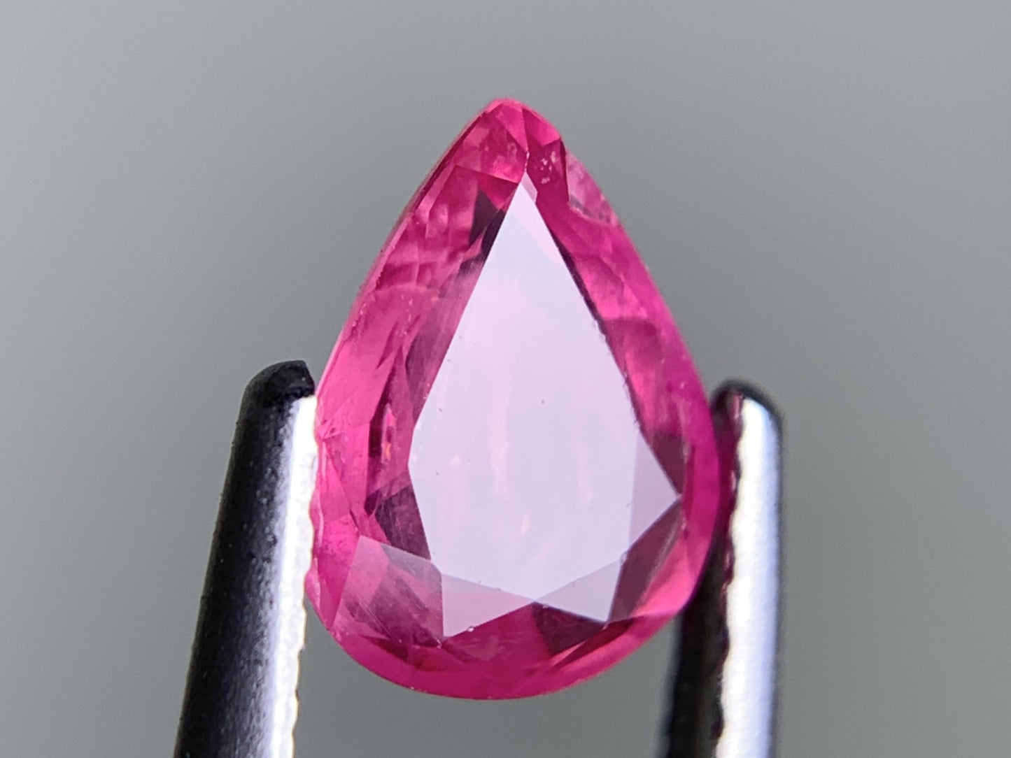 ルビー 天然 0.637ct 宝石ソーティング付き 6.5㎜×5.1㎜×2.1㎜ ルース（ 裸石 ） 7974Y