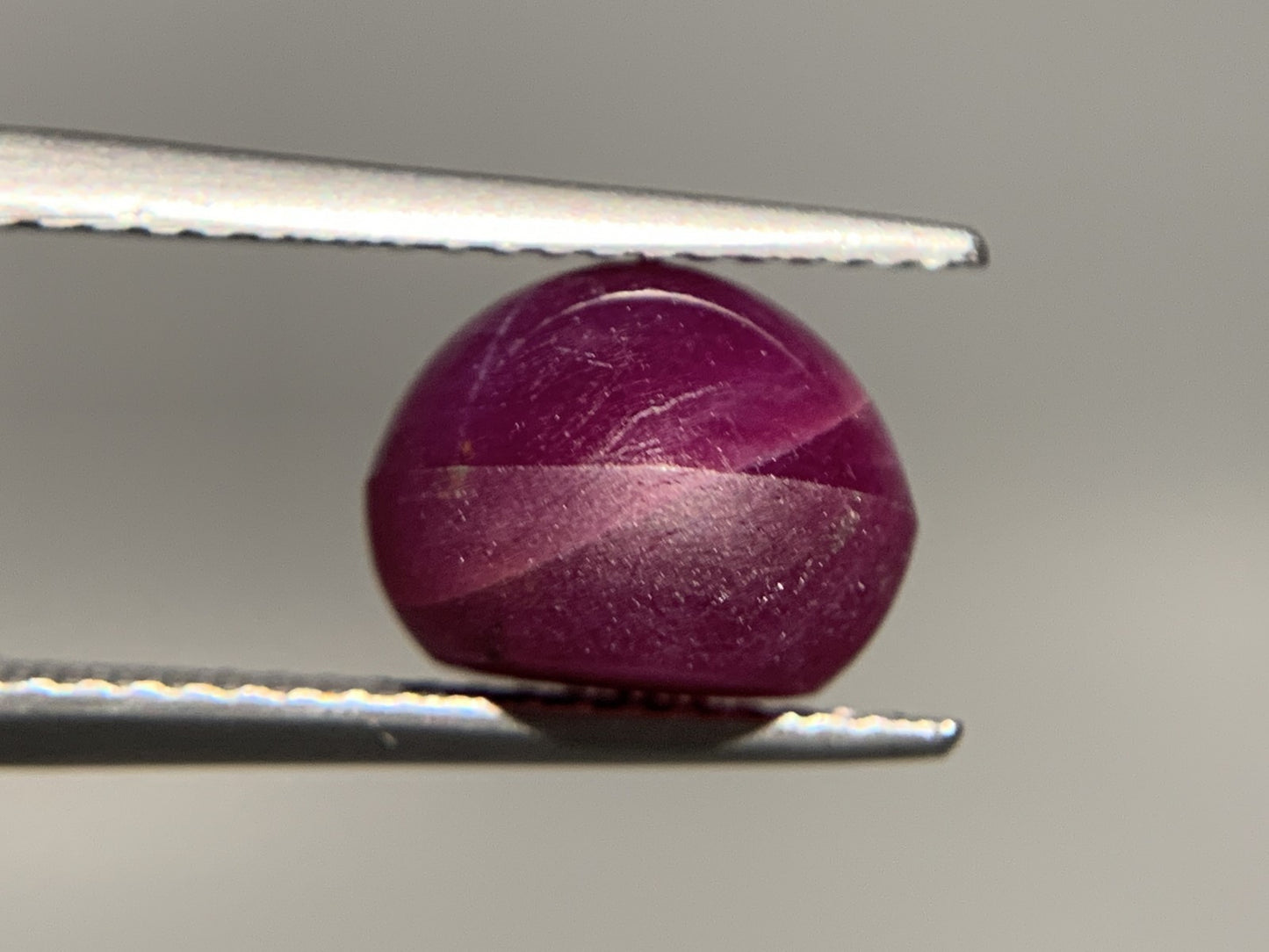 スタールビー 天然 6.085ct 宝石ソーティング付き 9.5㎜×8.1㎜×7.3㎜ ルース（ 裸石 ） 6546Y
