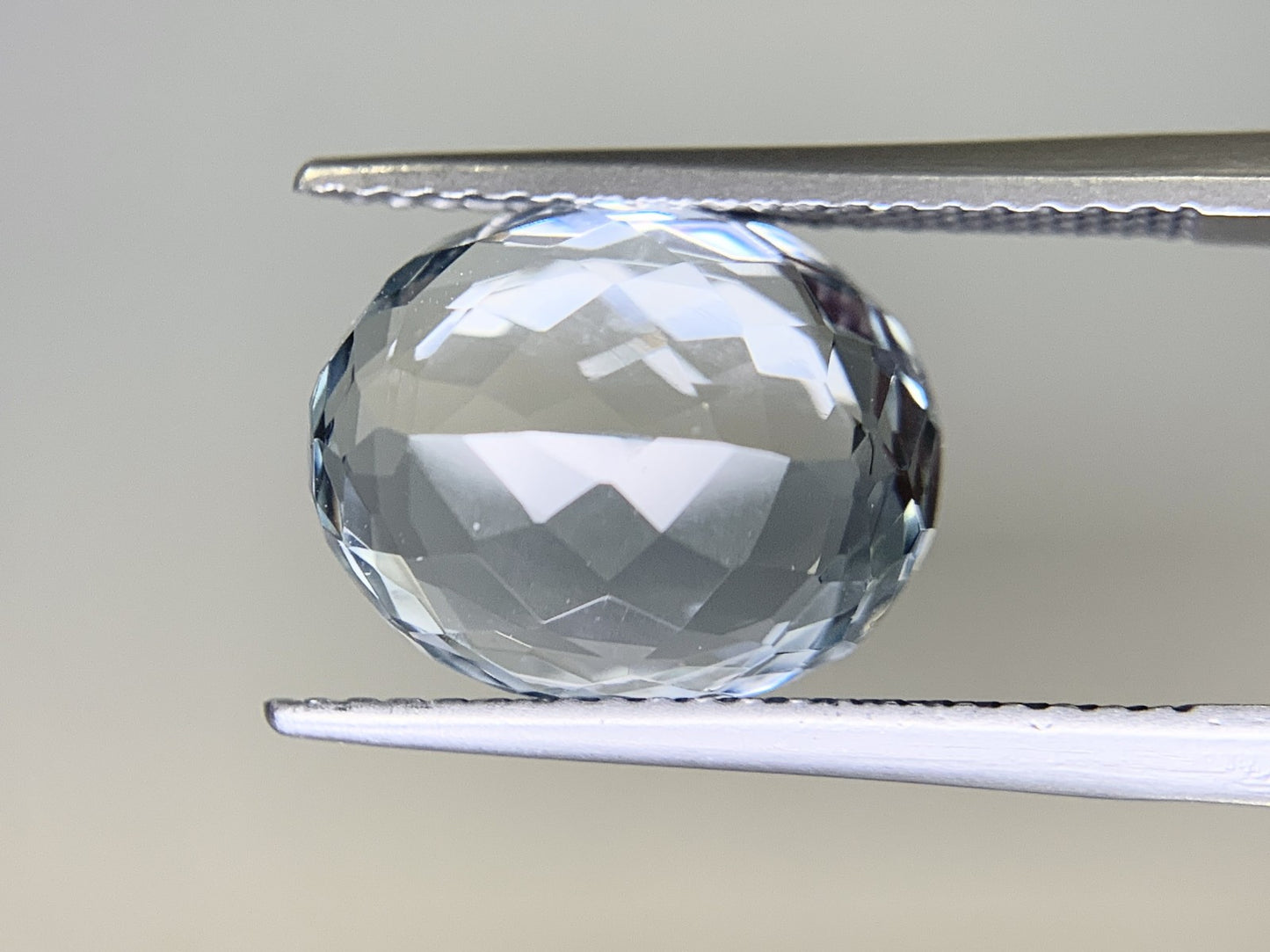 アクアマリン　4.180ct　宝石ソーティング付き　縦11.89㎜×横9.68㎜×高さ5.51㎜　 ルース（ 裸石 ）　 1679Y