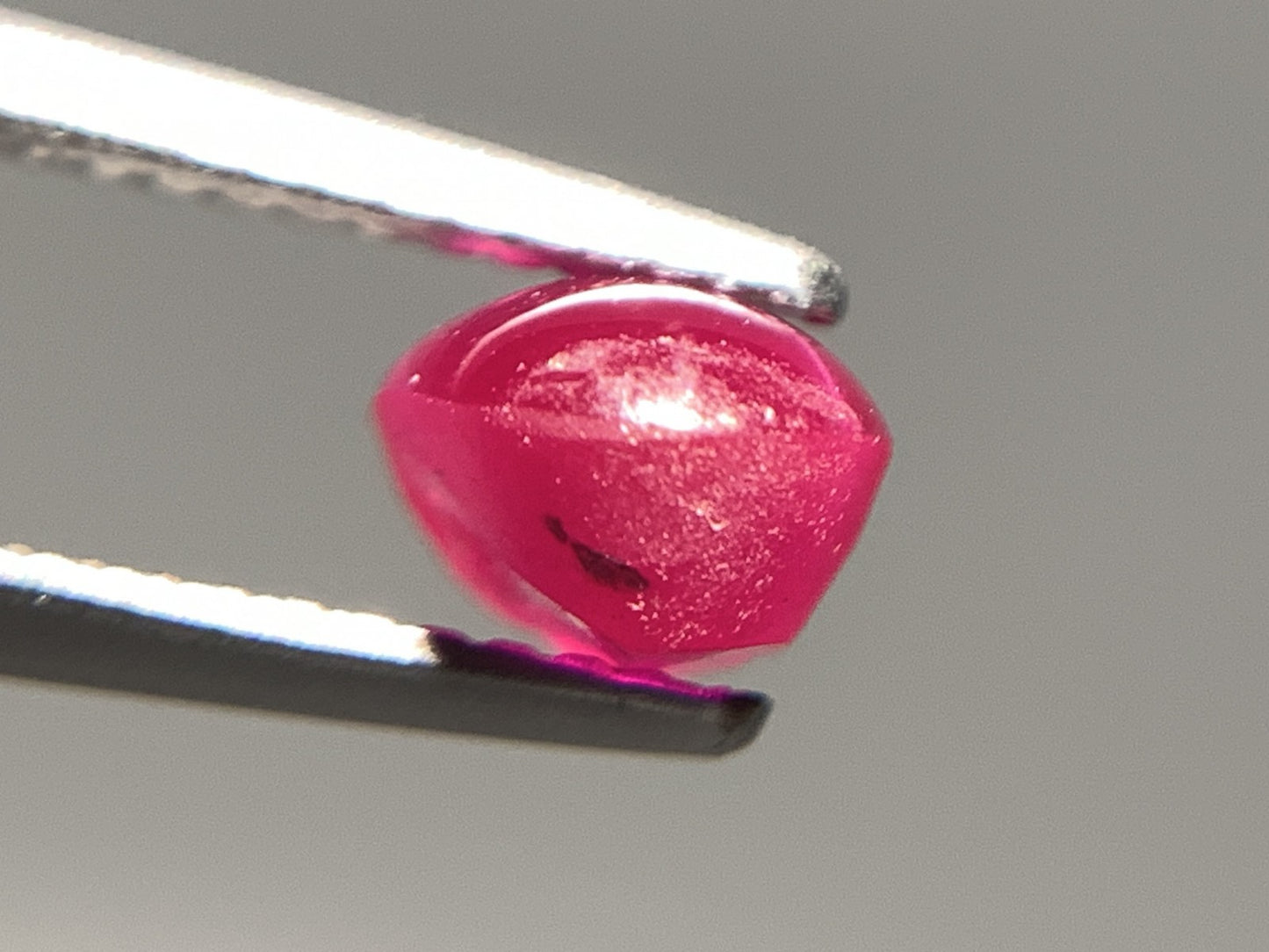 スタールビー 天然 2.314ct 宝石ソーティング付き 7.9㎜×6.2㎜×4.7㎜ ルース（ 裸石 ） 7365Y