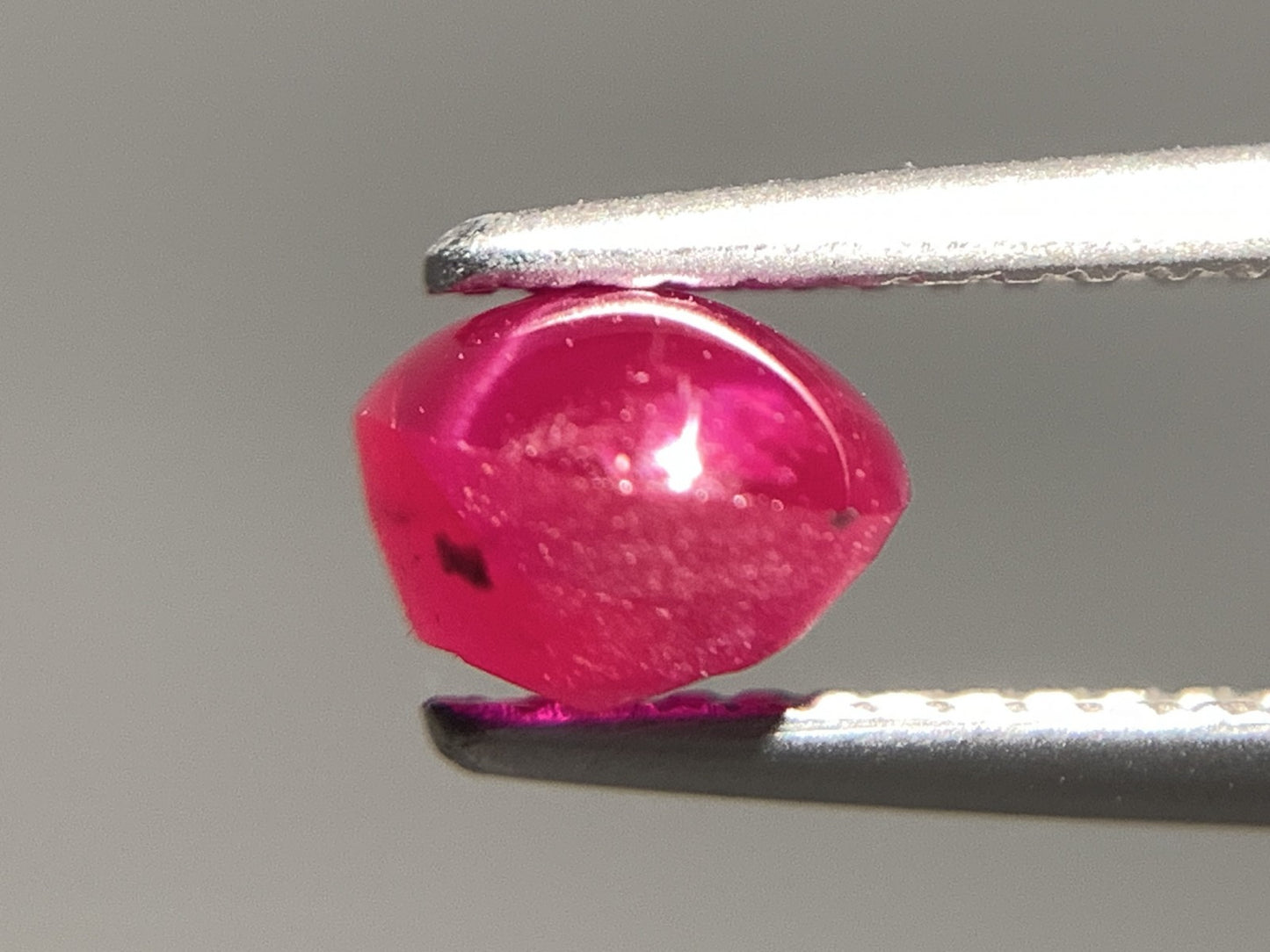 スタールビー 天然 2.314ct 宝石ソーティング付き 7.9㎜×6.2㎜×4.7㎜ ルース（ 裸石 ） 7365Y
