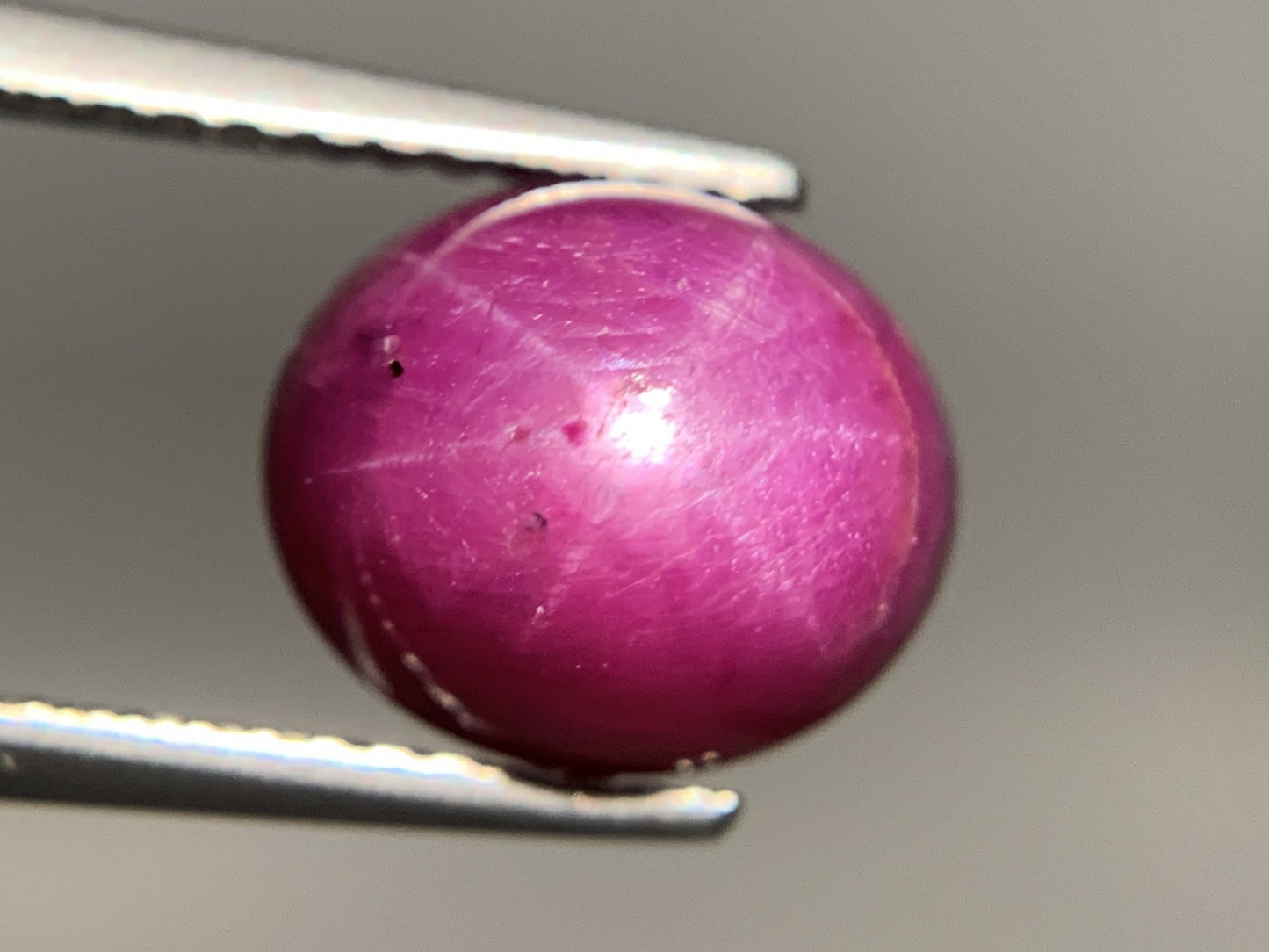 スタールビー 天然 6.085ct 宝石ソーティング付き 9.5㎜×8.1㎜×7.3㎜ ルース（ 裸石 ） 6546Y
