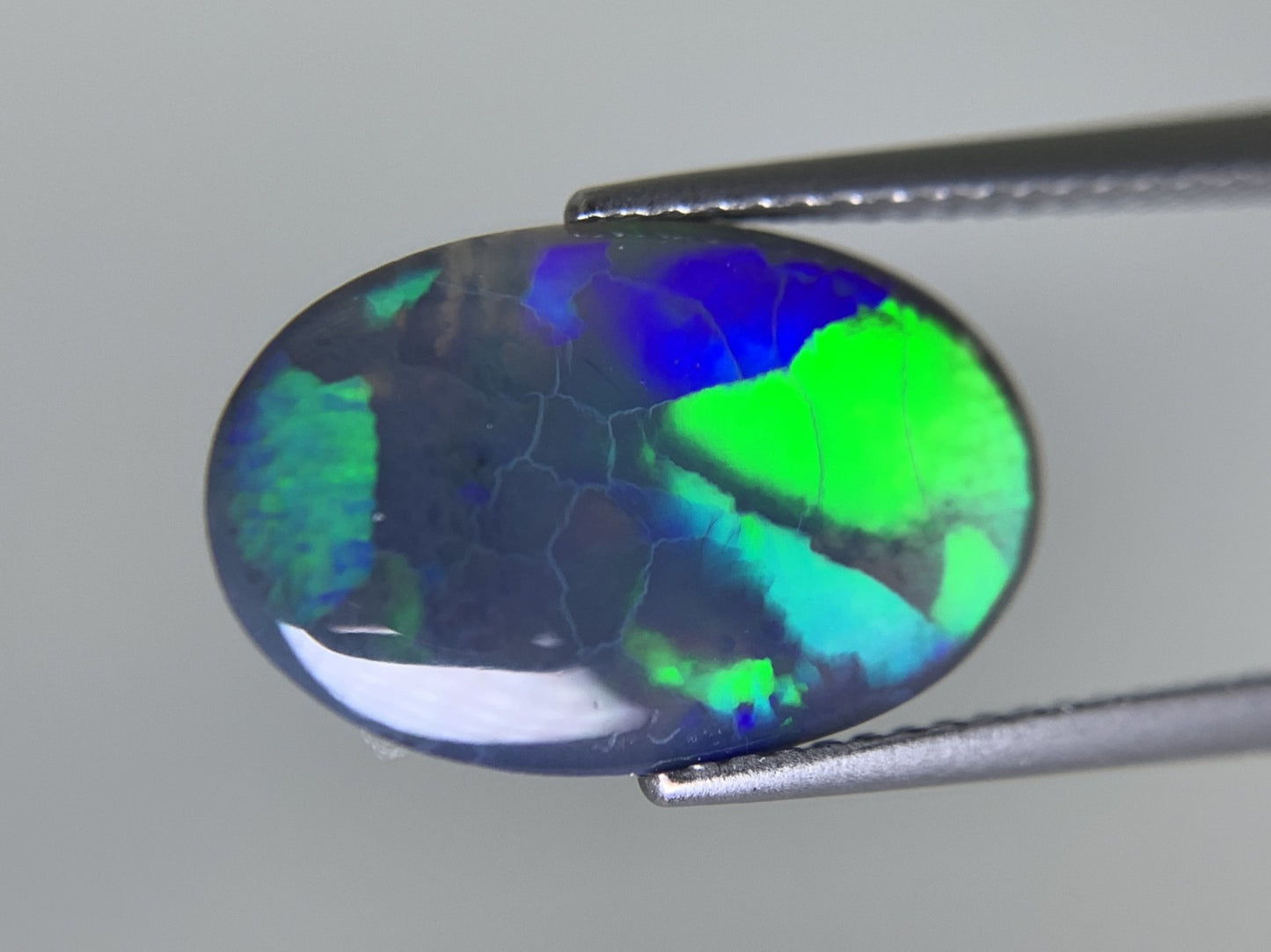 ブラックオパール 天然 4.102ct 宝石ソーティング付き 16.0㎜×10.4㎜×4.2㎜ ルース（ 裸石 ） 8268Y
