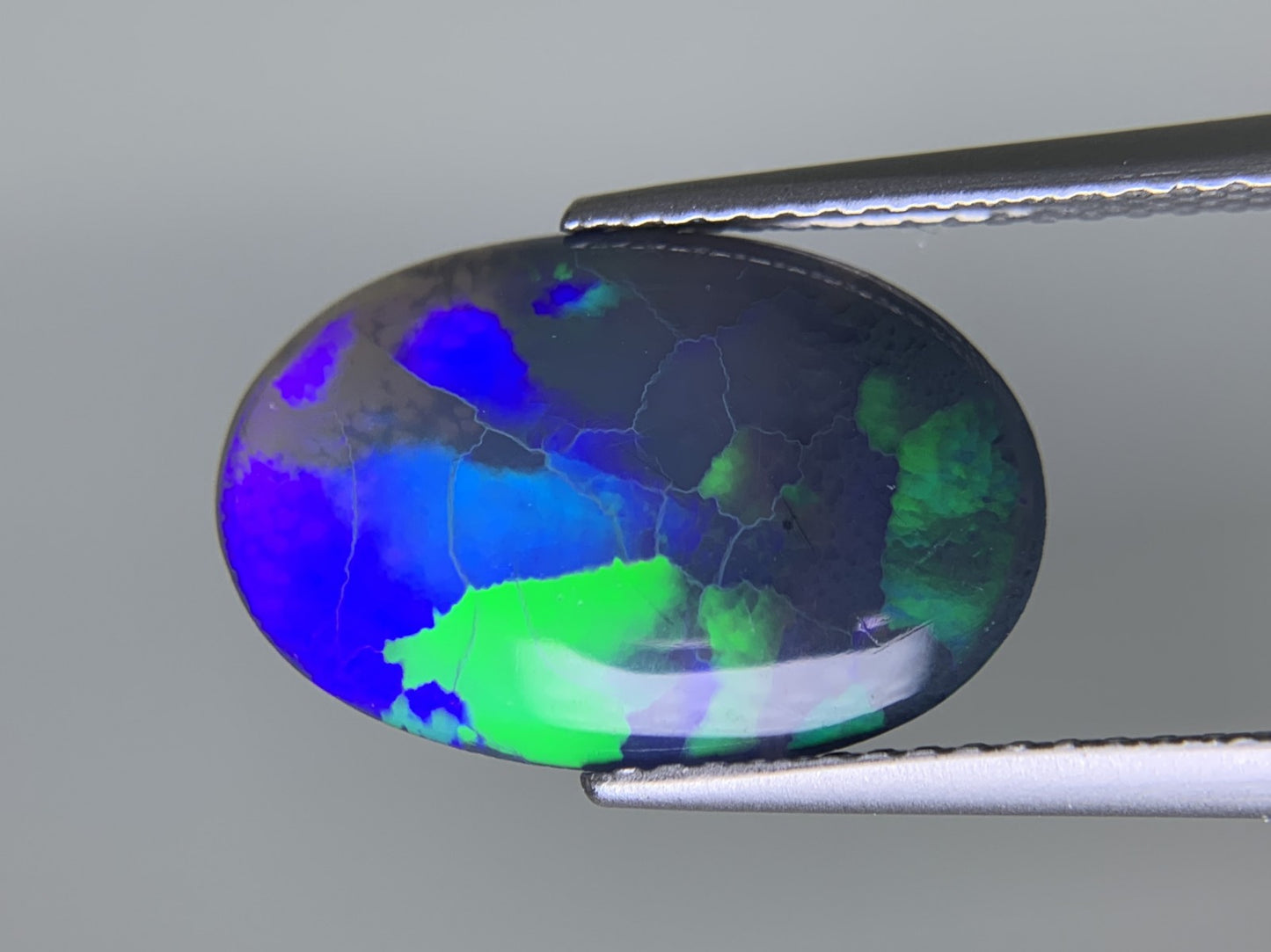 ブラックオパール 天然 4.102ct 宝石ソーティング付き 16.0㎜×10.4㎜×4.2㎜ ルース（ 裸石 ） 8268Y