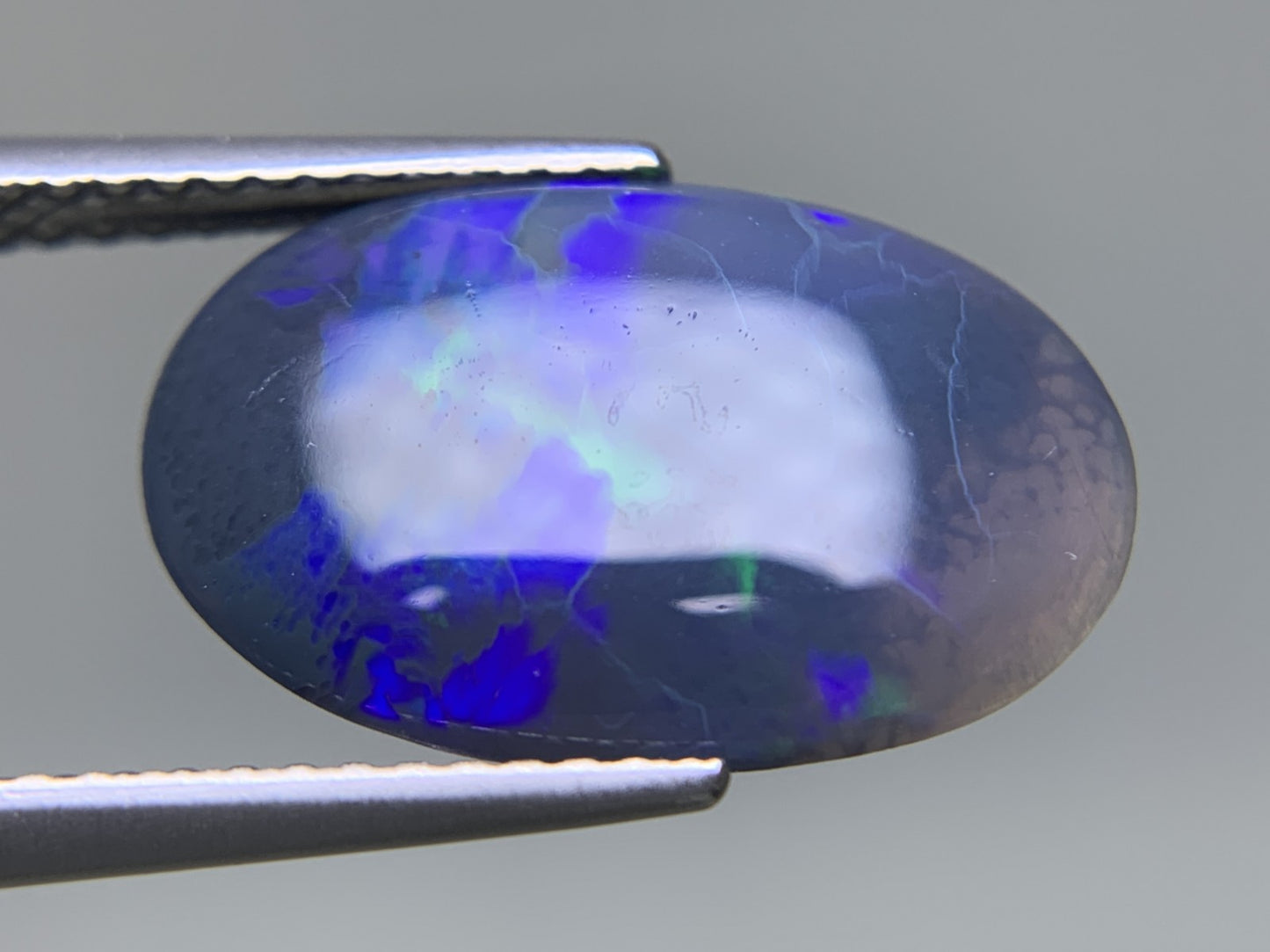 ブラックオパール 天然 4.102ct 宝石ソーティング付き 16.0㎜×10.4㎜×4.2㎜ ルース（ 裸石 ） 8268Y