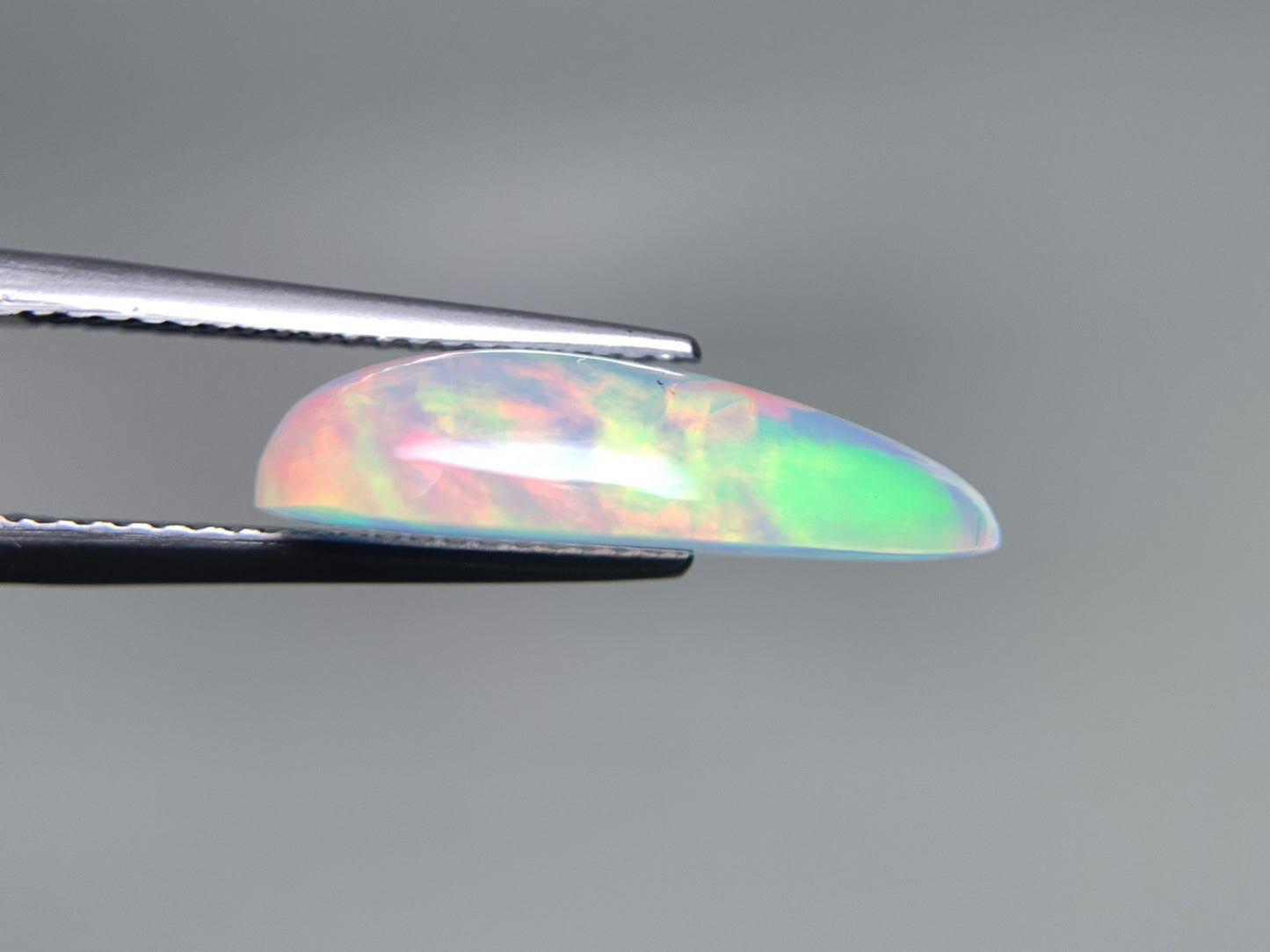オパール 3.853ct  宝石ソーティング付き  18.7㎜×8.8㎜×4.8㎜  天然 ルース（ 裸石 ） 4554Y