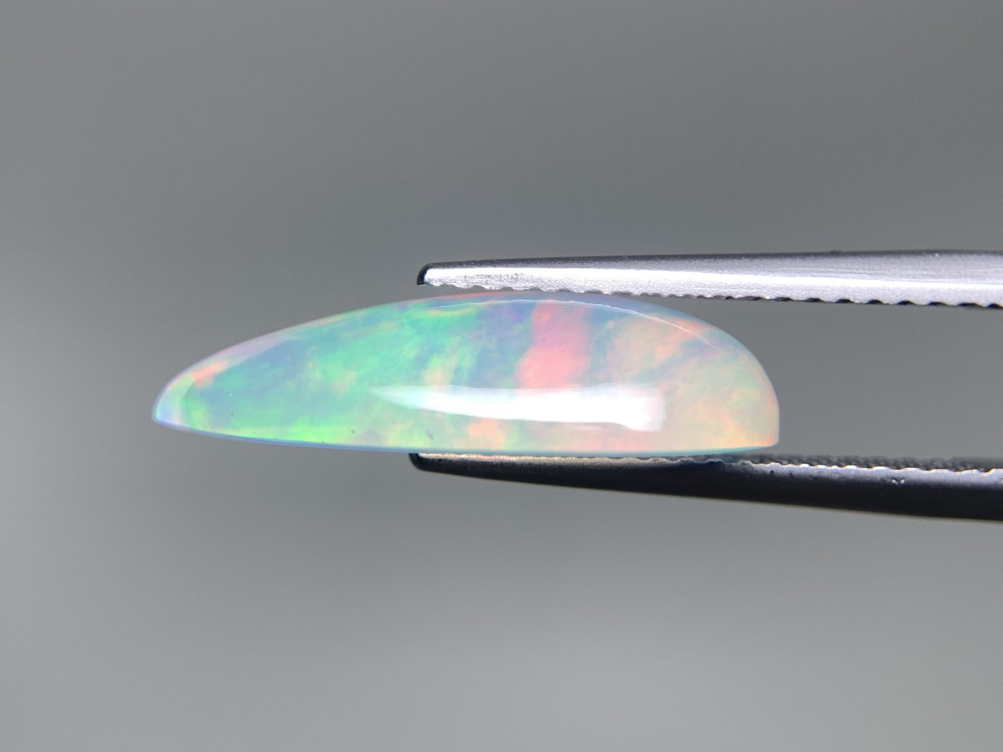 オパール 3.853ct  宝石ソーティング付き  18.7㎜×8.8㎜×4.8㎜  天然 ルース（ 裸石 ） 4554Y