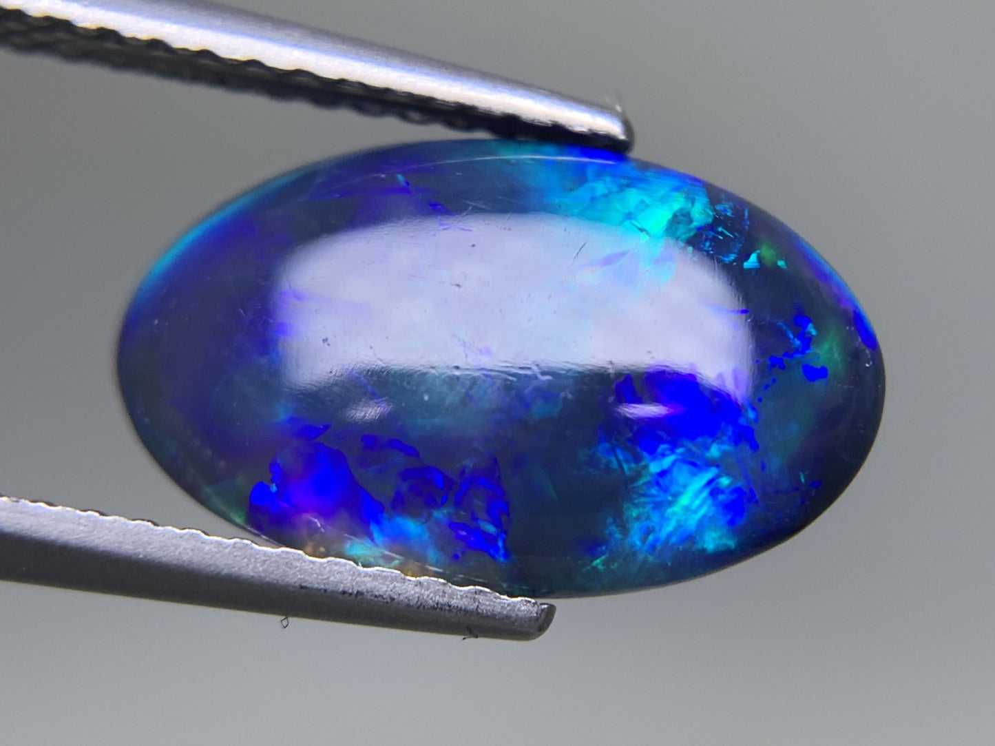 ブラックオパール 天然 3.686ct 宝石ソーティング付き 14.0㎜×8.7㎜×5.2㎜ ルース（ 裸石 ） 8199Y