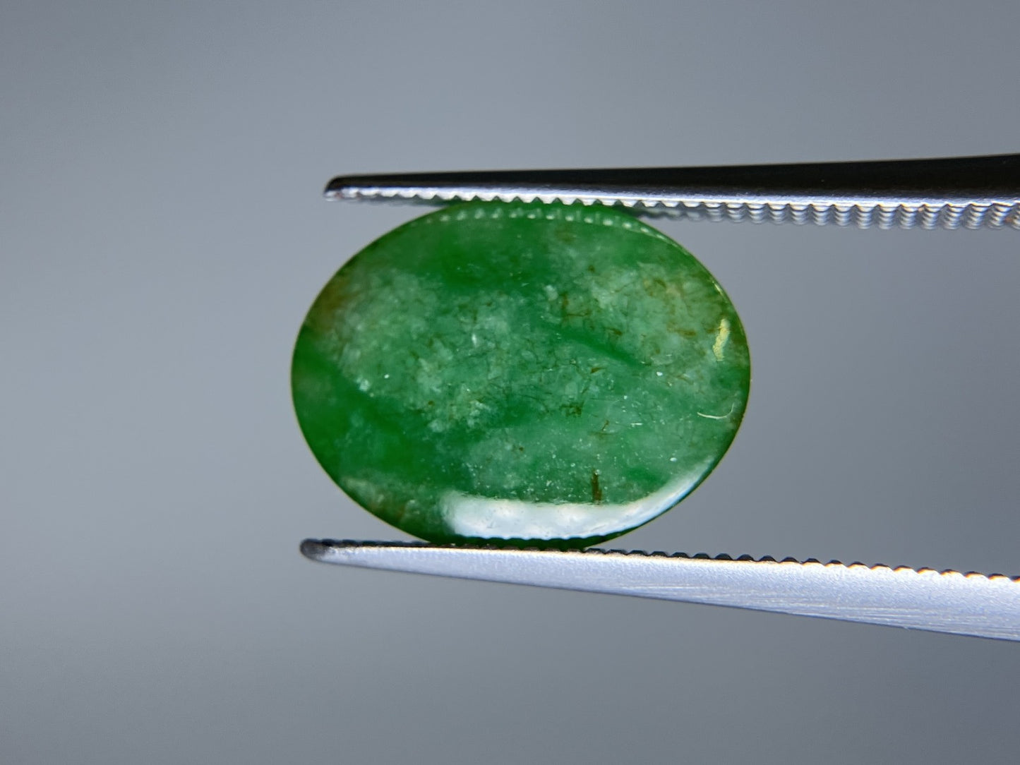 翡翠（ひすい） 4.510ct 宝石ソーティング付き 13.5㎜×1.06㎜×3.8㎜ ルース（ 裸石 ） 3818S