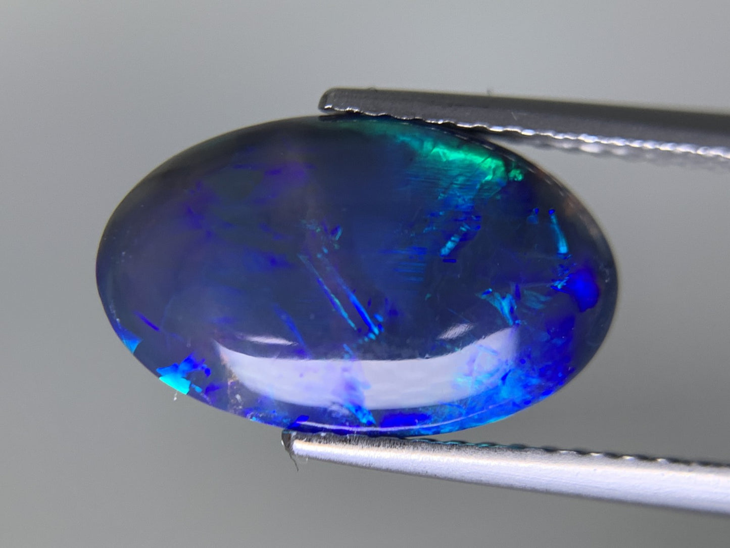 ブラックオパール 天然 3.686ct 宝石ソーティング付き 14.0㎜×8.7㎜×5.2㎜ ルース（ 裸石 ） 8199Y