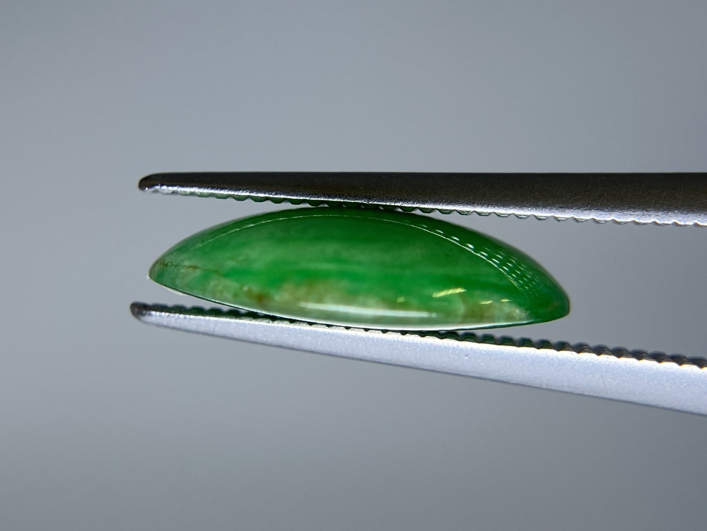 翡翠（ひすい） 4.510ct 宝石ソーティング付き 13.5㎜×1.06㎜×3.8㎜ ルース（ 裸石 ） 3818S