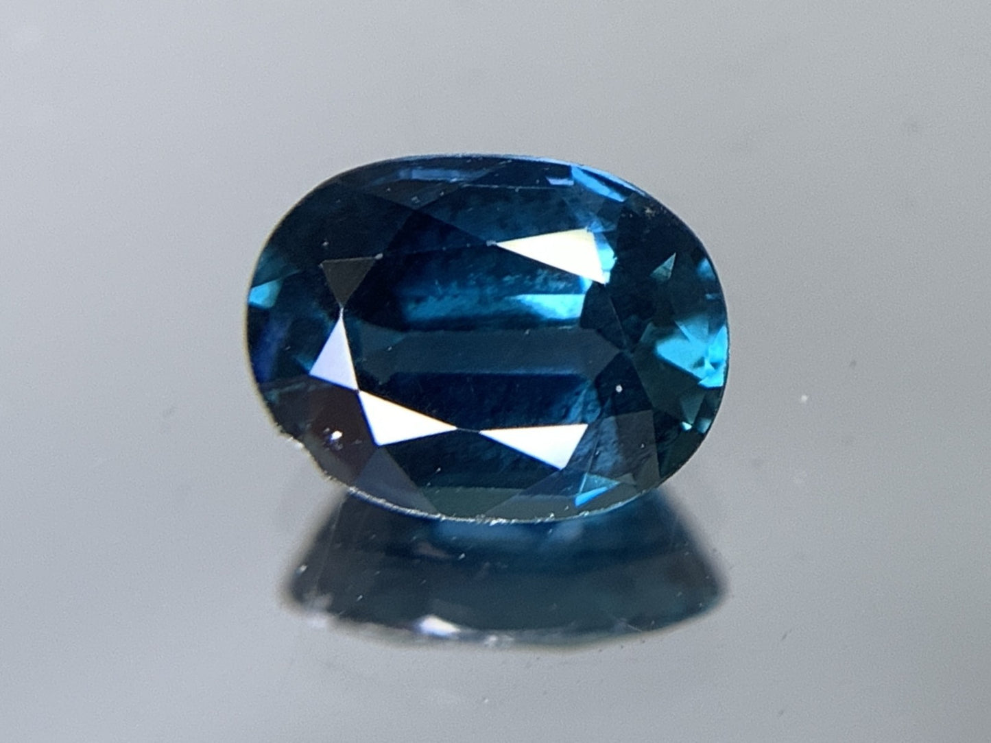 サファイア 1.165ct 宝石ソーティング付き  6.9㎜×5.3㎜×3.4㎜ ルース（ 裸石 ） 2190Y