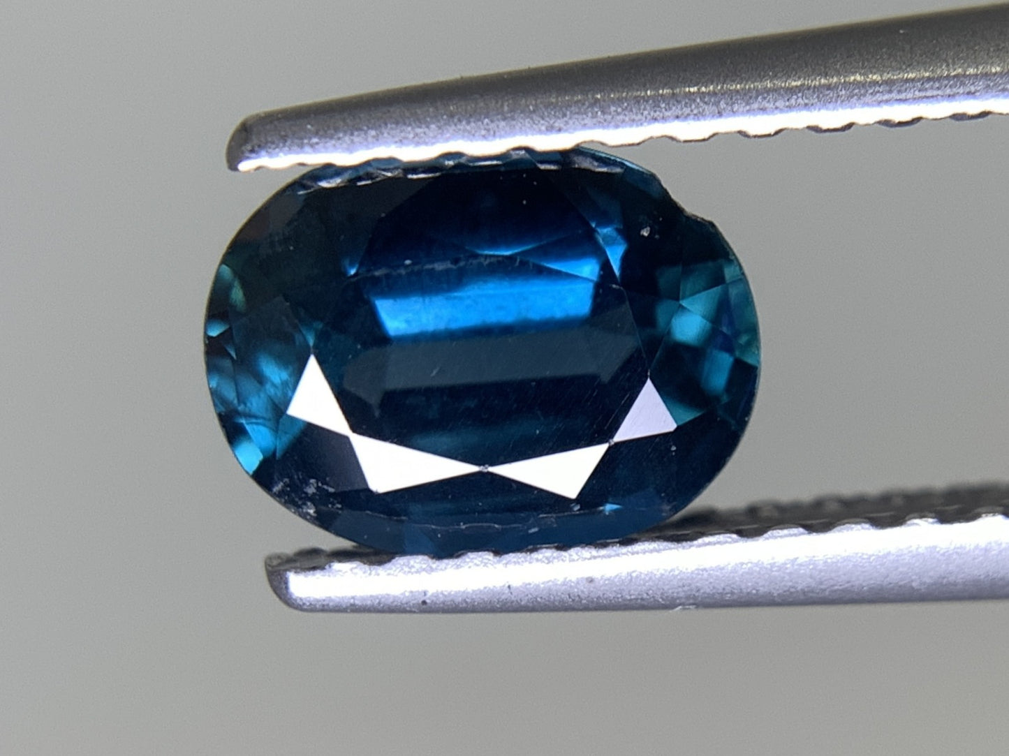 サファイア 1.165ct 宝石ソーティング付き  6.9㎜×5.3㎜×3.4㎜ ルース（ 裸石 ） 2190Y