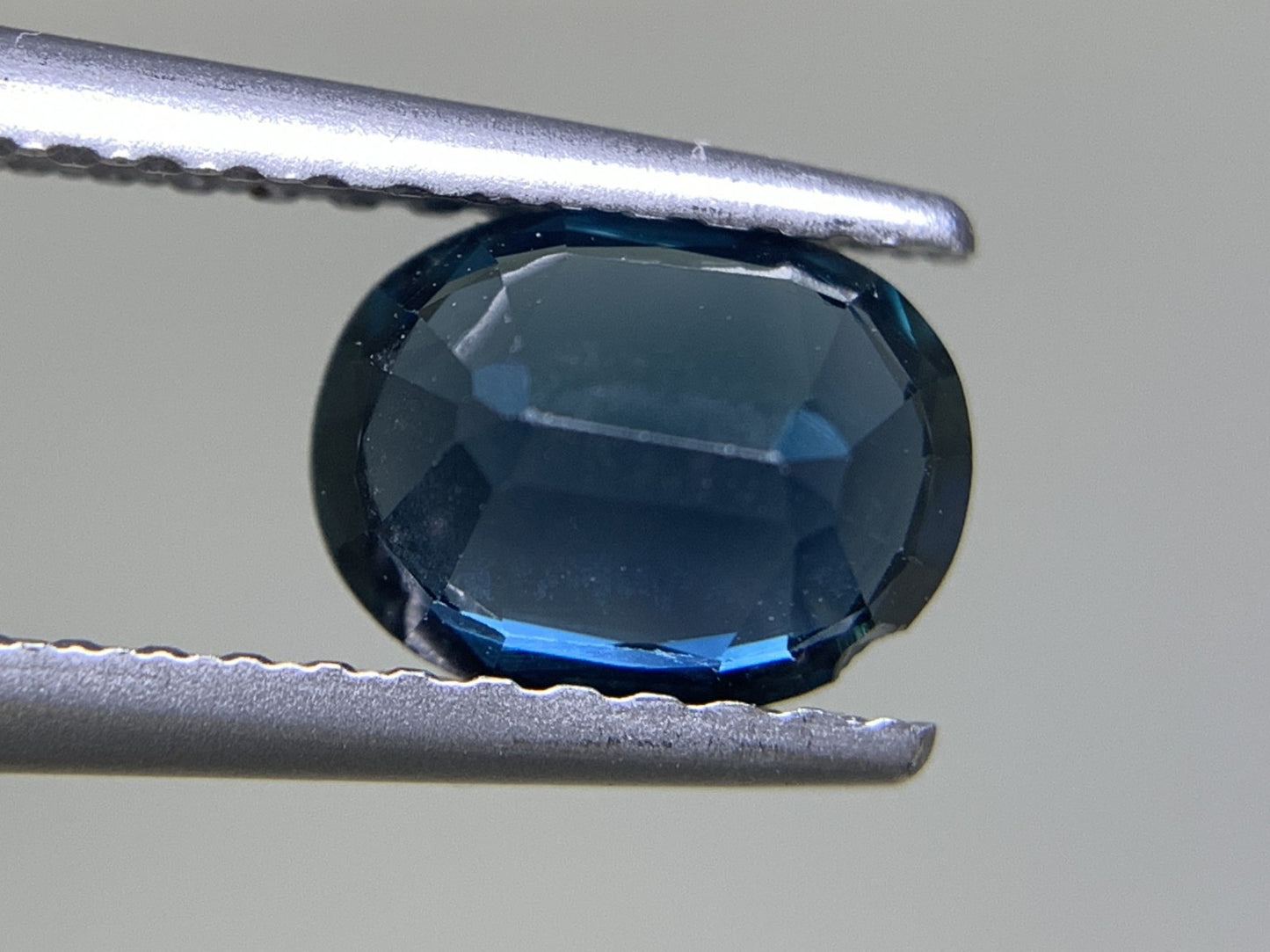 サファイア 1.165ct 宝石ソーティング付き  6.9㎜×5.3㎜×3.4㎜ ルース（ 裸石 ） 2190Y
