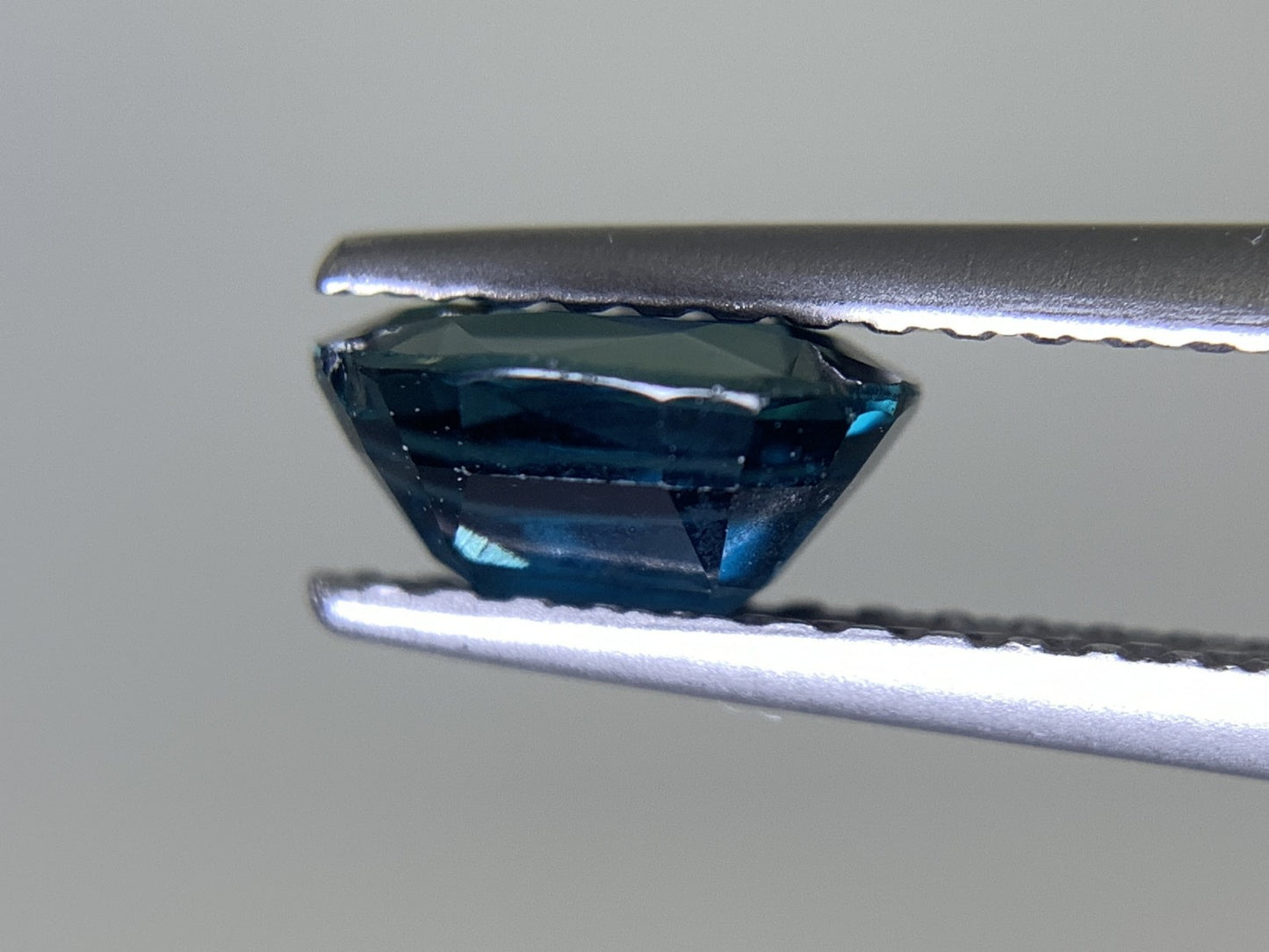 サファイア 1.165ct 宝石ソーティング付き  6.9㎜×5.3㎜×3.4㎜ ルース（ 裸石 ） 2190Y