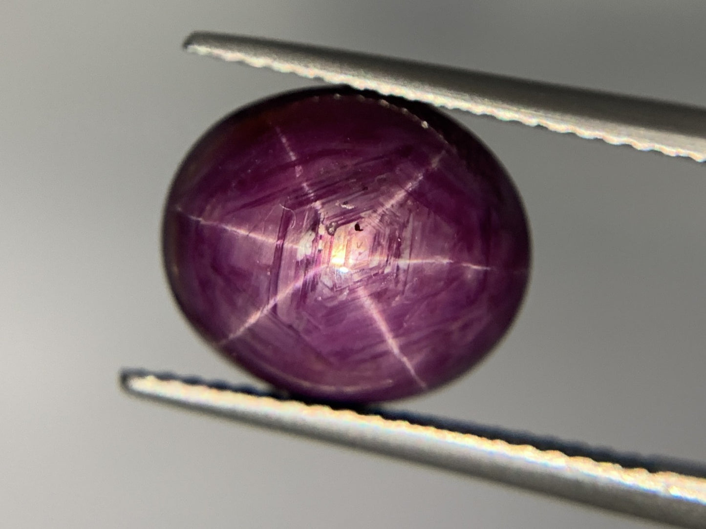 スタールビー　9.767ct　宝石ソーティング付き　11.7㎜×10.1㎜×7.7㎜　 ルース（ 裸石 ）　 1719Y