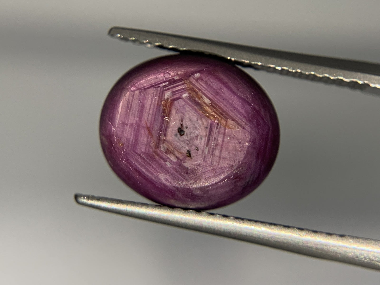 スタールビー　9.767ct　宝石ソーティング付き　11.7㎜×10.1㎜×7.7㎜　 ルース（ 裸石 ）　 1719Y