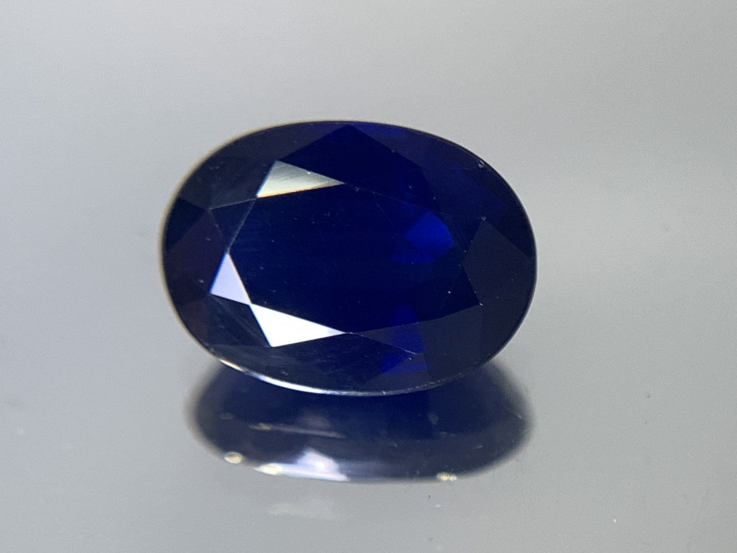 サファイア 2.089ct 宝石ソーティング付き  9.0㎜×6.5㎜×3.7㎜ ルース（ 裸石 ） 2306Y