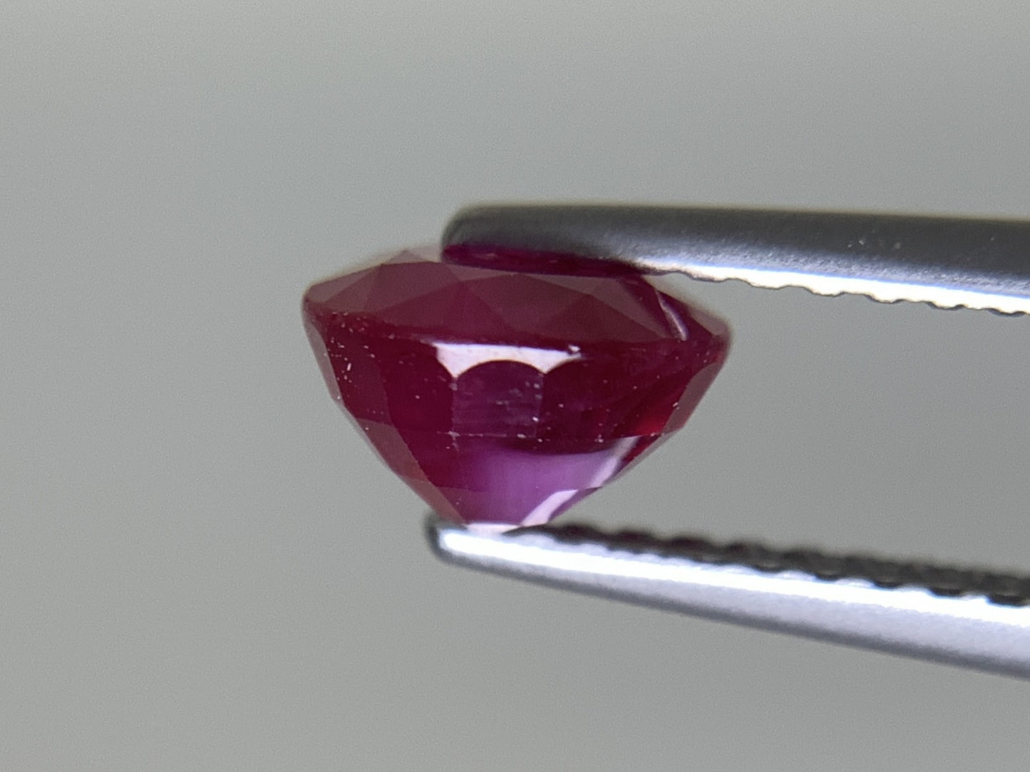ルビー  天然  1.274ct  中央宝石ソーティング付き  6.30㎜×5.55㎜×4.09㎜   ルース（ 裸石 ） 5599Y