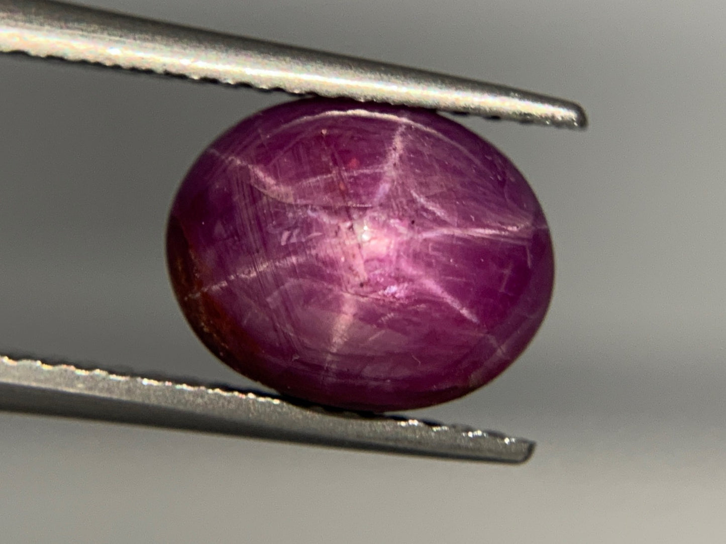 スタールビー　5.810ct　宝石ソーティング付き　10.0㎜×8.0㎜×6.4㎜　 ルース（ 裸石 ）　 1720Y