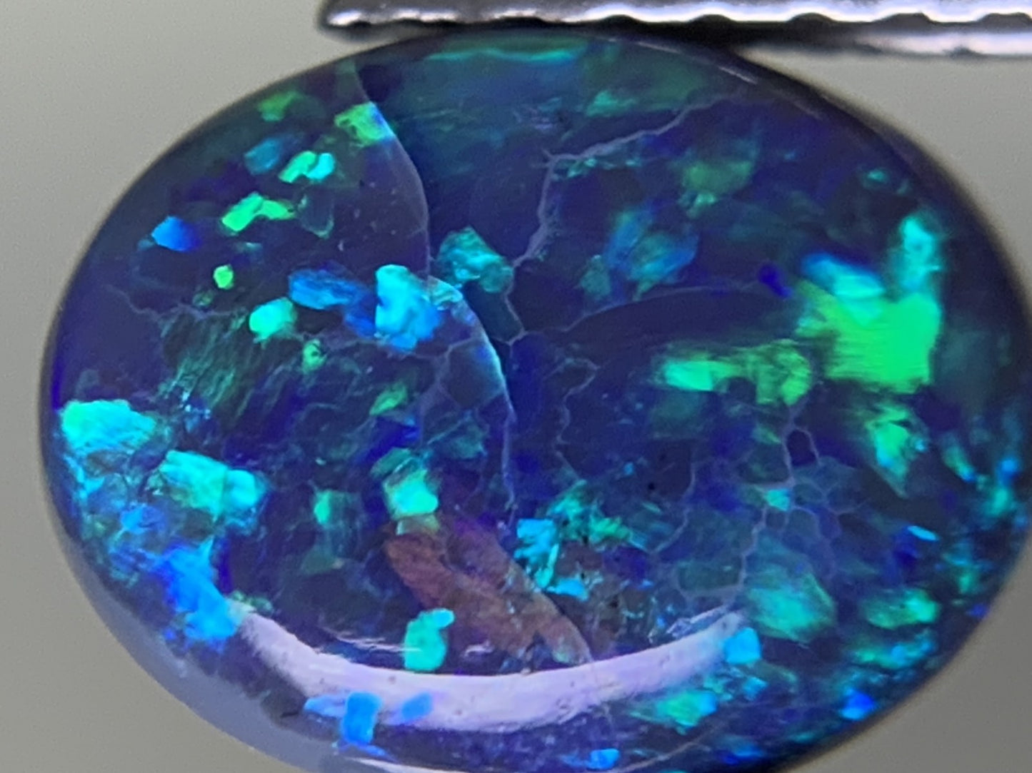 ブラックオパール 天然 1.622ct ※カン有り 中央宝石ソーティング付き 9.0㎜×7.0㎜×4.3㎜ ルース（ 裸石 ） 8198Y