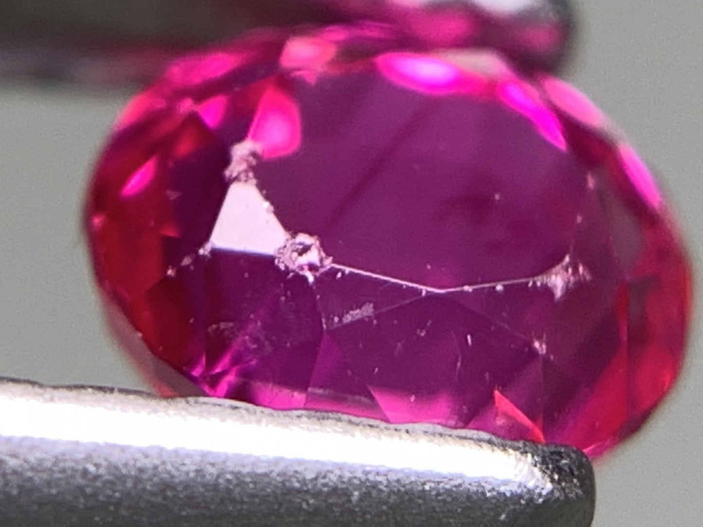 ルビー 天然 0.850ct 中央宝石ソーティング付き 5.25㎜×4.73㎜×3.63㎜ ルース（ 裸石 ） 7344Y